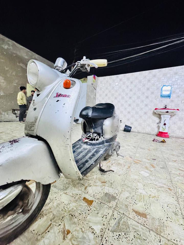 السلام عليكم دراجه كلاسك اللبيع كوم حديد ١٥٠بيها مجال بصيط مكان بغداد المدينه  الصدر رقم هاتف ***********
