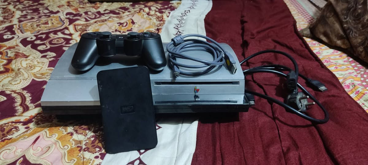 🔥 للبيع: الأسطورة PS3 Fat (الجامبو) - نظافة 99% ومكتبة ألعاب فول! 🔥
عندي جهاز PlayStation 3 Fat، الجهاز قمة بالنظافة (شوف الصور تحكم)، شغال وجاهز للعب فوراً بدون أي نقص.
​🎮 ليش تشتري هذا الجهاز؟
​مهكر وكامل: الجهاز بي نظام (Multiman) ومنصب عليه ألعاب كاملة.
​ألعاب الذاكرة: الهارد متروس ألعاب قوية من ضمنها:
​⚽ PES 2018 (محدثة وتخبل).
​🚗 GTA V (قراند 5 كاملة).
​وباقي ألعاب الأكشن والمغامرات المعروفة.
​كامل الملحقات: (يدات + كيبل HDMI + كيبل تشغيل).
​💰 السعر: 115,000 دينار (قفل).
⛔ ملاحظة: السعر نهائي منعاً للإحراج، الجهاز نظيف ومتعوب عليه ومو مال كسر.
​📍 المكان: الديوانية.
للتواصل ***********
