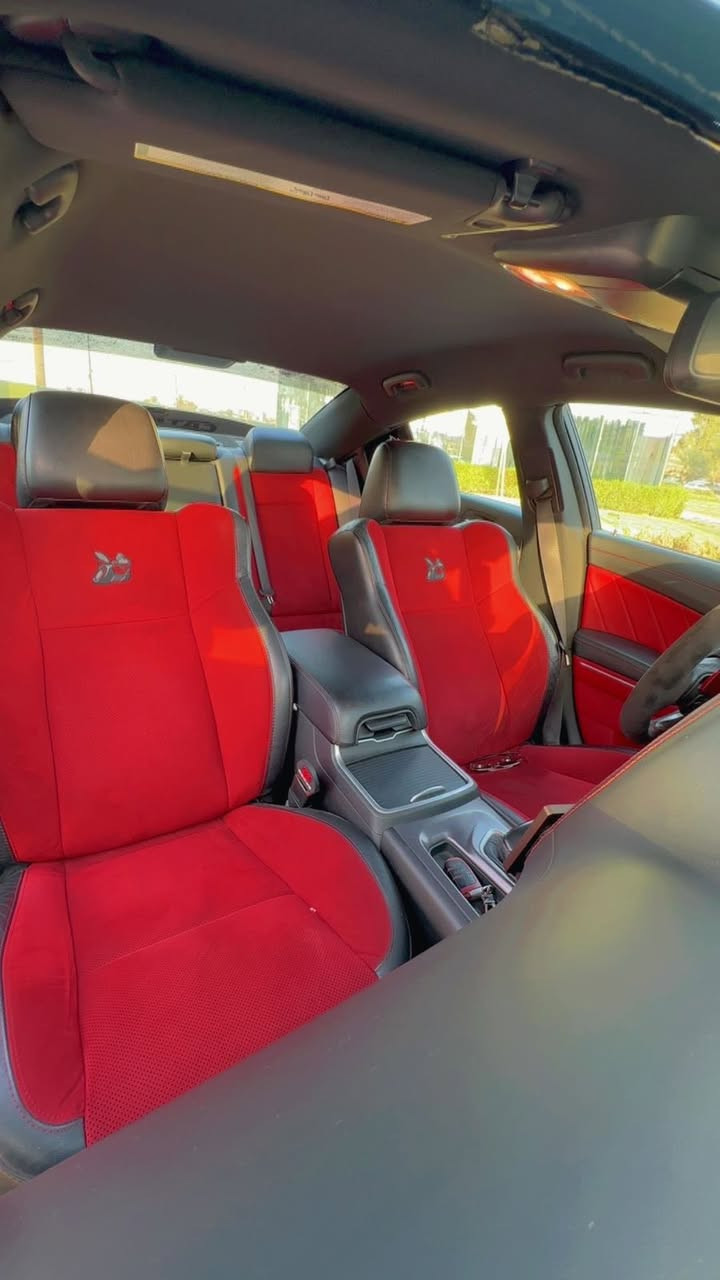 SCAT PACK 392hemi 

سكات باك 2021 
فول عدا السلايد
ماشيه 53 ميل 
خزن ميموري 
غرفه كنتاره وجلد حمره 
تدفئه تبريد كشنات 
رادار جانبي 
معروفه مواصفات السكات 
الاضافات الي عليها 
اويل كاج كان 
جكات كات باك s3 
ستريت بار 
ولف حماوه 82 
برمجه سيفتي 
لد متغير 
السياره كلش حلوه وجديده وبالواقع احلا من الصور بهواي 
صبغ جاملغ وبنيد بدون داخل نهائياً رافق صور الحادث بالمنشور 
238 وبيها مجال مكاني كربلاء مركز المدينه 
***********
