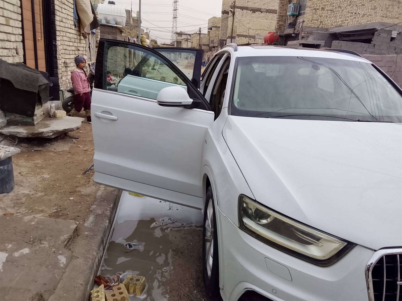 السلام عليكم السعر 110 وبيه مجال  أودي موديل 2013 مكينه 2000 فول فول موصفات بالو رامه رادار داير شاشه تخم تاير جديد كير مكينه فول سياره بيه صبغ بابين جهت عكس سايق سياره خير من الله بسمي تحويل وكاله شوكت متريد بس لسنويه ضاعت وعدي بديل له تريد طلع بدل تريد وكاله تريد تحويل كبل خادمك تدفئه وتبريد تحكم ستيرن شفتات بدون دواخل سياره تخبل اقرأ قبل لاتصال رجاائن مو شراي لاتكسر بيه ولاتتصل *********** صاحب السياره لاتدخل خاص
