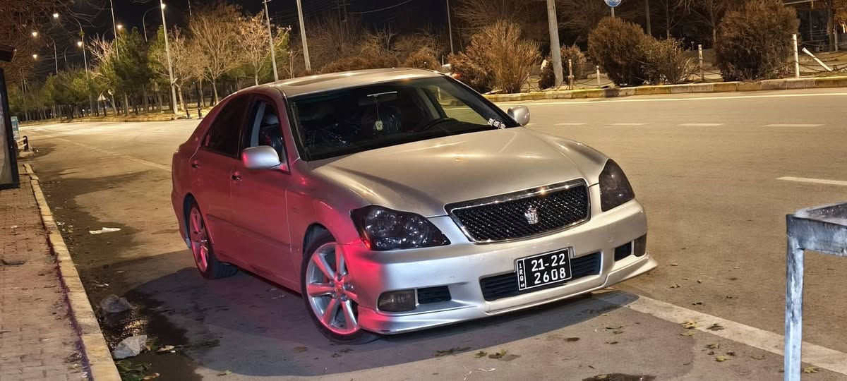 شاهینە مووس 2005
182
سێ دووگمە
سڵاید 
جڵدو هیتەر 
ناوڕەشی ساج سور
پێشی کراوە بە 2007
ویل دنگەیستیل تایەکانی لۆکە
برێکی بەسراوە جامی هەڵگیراوە
کامل مەسرەف کراوە
کۆدی بۆ کراوە
٦٥ معامەلە گۆڕینەوەش ئەکەم بە ڕۆیاڵ
***********
***********
