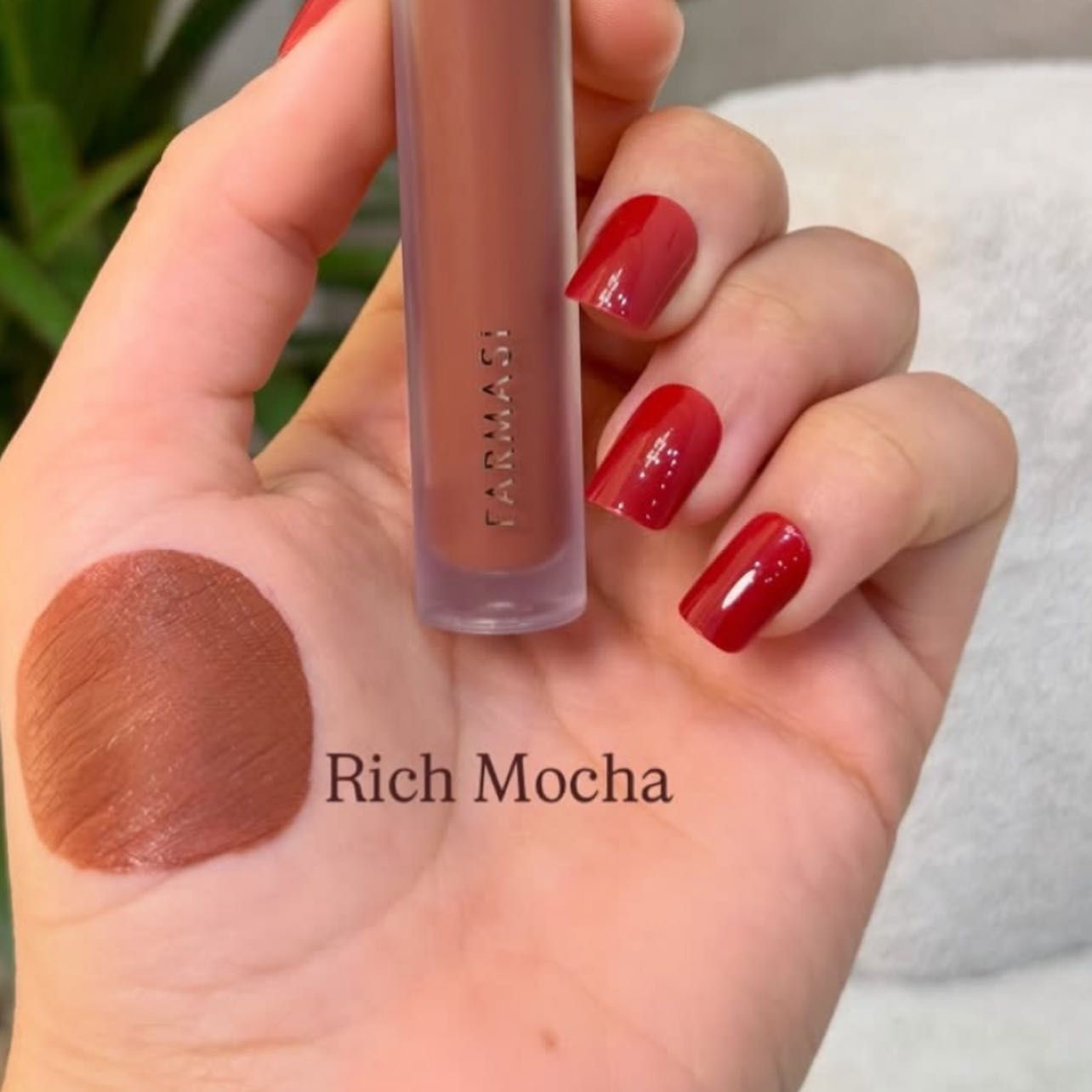 حمر فارمسي✨

قلم شفة سائل من فارمسي بتركيبة سائلة ✨

ثبات عالي تدوم طويلاً دون الحاجة لتجديدها ✨

تركيبة مات (Matte) لمسة نهائية غير لامعة ✨

خفيفة ومريحة لا تسبب ثقلاً أو تشققاً للشفاه ✨

السعر : 6،000

____…


**إذا كنت صاحب هذا الإعلان وتريد حذفه لأي سبب، رجاءا أرسل رسالة إلى الدعم الفني**