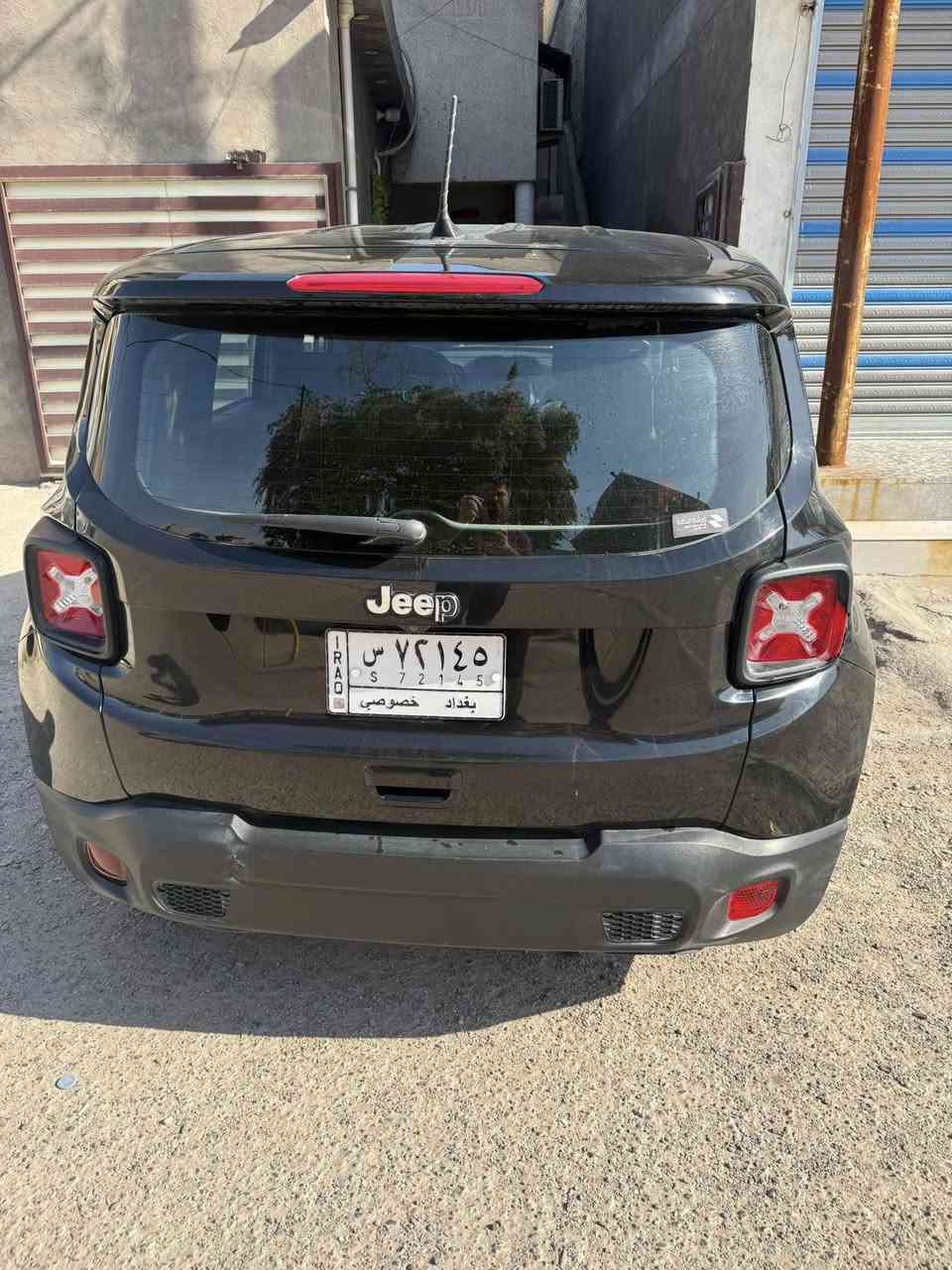 السلام عليكم // جيب رنكيد موديل ٢٠٢١ ماشية ٩٣ الف كيلو يعني ٥٨ الف ميل حادثهه مثل ما  موضح بالصور بدون ايرباك كلهن سليمات الباب عكس السايق مصبوغ والثاني بي صبع بس مو كلها وبيهه بارد على كد شبر بالجاملغ الخلفي صار هنا بالعراق المواصفات : 
- محرك ٢.٤ المرغوب 
- رادار امامي 
- رادار جانبي بالمري مع النقطة العمياء
- تشغيل عن بعد 
- كامره دواره 
- فول تحكم ستيرن / كروز سرعة ومودات واوامر صوتيه 
- اوتو بريك 
- ابل كار بلي 
- شاشه جبيره 
- التبريد مناخ منفصل تتحكم بي. 
- مكان السياره بغداد المشتل للتواصل *********** السياره باسمي يعني تحويل ثاني يوم السياره بيها منظومة غاز لكن غير شغاله // السياره معروضه ب ١٤٠ وان شاء الله بيهه مجال واعتذر  على الاطاله .

