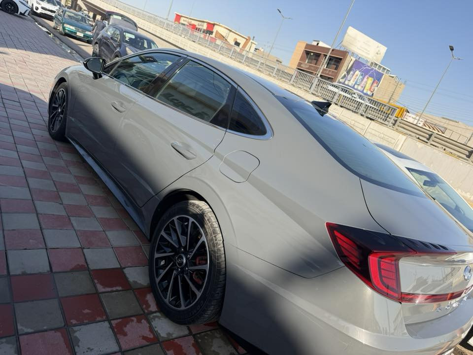 سوناتا امريكي موديل 2020  تفاصيل سياره بل سونار بصمه كشنات جلد رقم بغداد ماشيه 130 مكاني فلوجه اخوان سياره بس بيع بدون مراوس سعر 155$ الف بيها مجال بصيط اتصال على رقم فقط ***********
