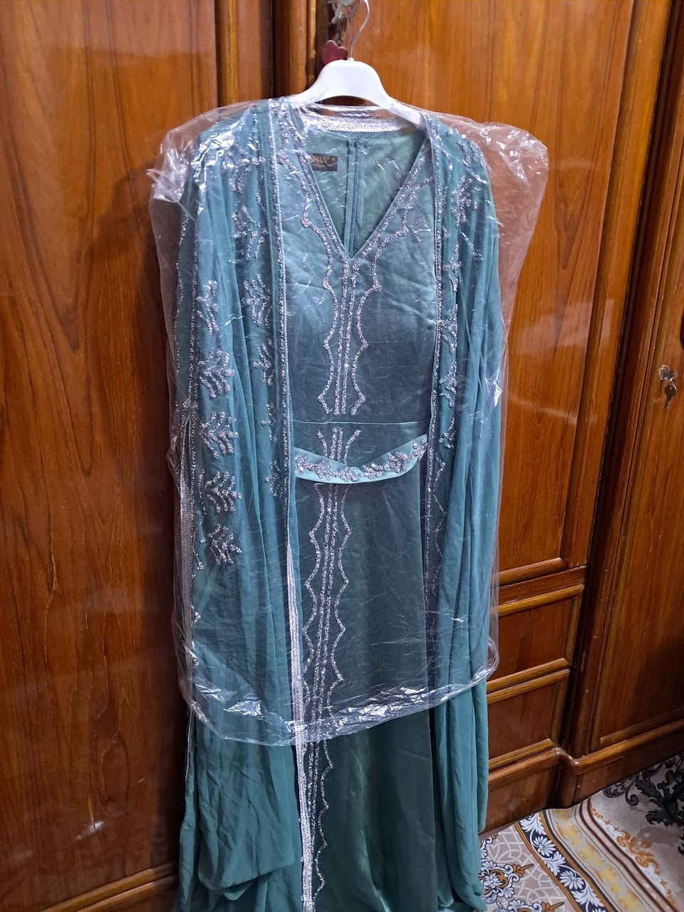 سلام عليكم قاط ولادي  من عمر ٨ سنوات  إلى ١٠ سنوات  يلبس .ي ٢٥ مع توصيل ..قاط ثاني يلبس من عمر ٦ ال ٩ سنوات..جديد ملبوس مره وساعه فقط جنطه وياه  ٢٥ الف مع توصيل.....فستان الاخظر  سعر ه ..٦٥ الف قطعتين قياس ٤٦ يلبس لحد وزن ٧٥ جديد..الماروني الواحد ٢٠ الف جوزي ٢٠ الف


**إذا كنت صاحب هذا الإعلان وتريد حذفه لأي سبب، رجاءا أرسل رسالة إلى الدعم الفني**