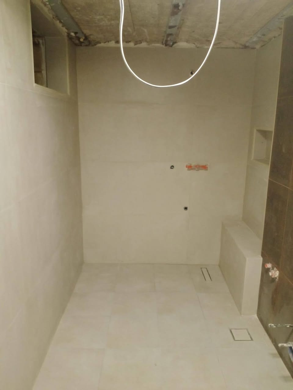 خلفات سيراميك درجه اولى حاليه في ابغد كشي ومرمر وبورسلين وجدران لتوصيل واتساب ***********
