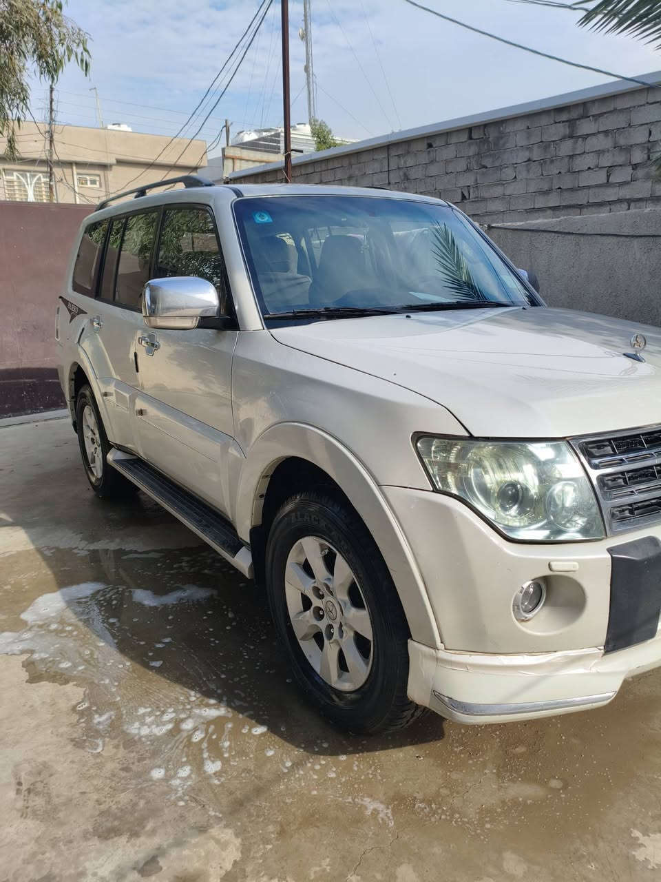 كشنات كهرباء الامامية ثلاجة وسطية زراكات لايت تبريد ثلاثة قطع تبريد ثلج 
لد نهاري كشنات جلد مدوشمه فوك الأصلي كامره وشاشه 
حساسات خلفية  كشاف ضباب لون أبيض صدفي مكينة 3500 المرغوب رقم بغداد مشط ستيرن جديد ودريم شفت وراس روط كله جديد بعده بل ضمان مكينة وكير مكفولات من فتح وشد قبق جنطة محدث بلادي صدفي نفس لون سياره سياره شنو بيه ربع جامغ الامامي بارد والجاملغ الخلفي بي شخط صغير بطول اصبع لاغير عدي بيها سونارين فحص 
تواصل على رقم الهاتف ***********
سعر 150 وبيها مجال
