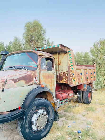 سلام عليكم. اقحم موديل قديم 65 محدثه 80. محرك 55 كير 25 اكسن جيف بيه فطر. بل شاصي مضروبه باج  رقم صلاح الدين مشروع وطني سنويه 29.   سعر. 20مليون وبيه مجال.  رجاء ال مو شراي لايتصلً.‭0786 562 3406
