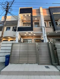 دار 75 م  للببع يباع مع الاثاث السعر مناسب جدا يحتوي على 3 غرف نوم وصح...