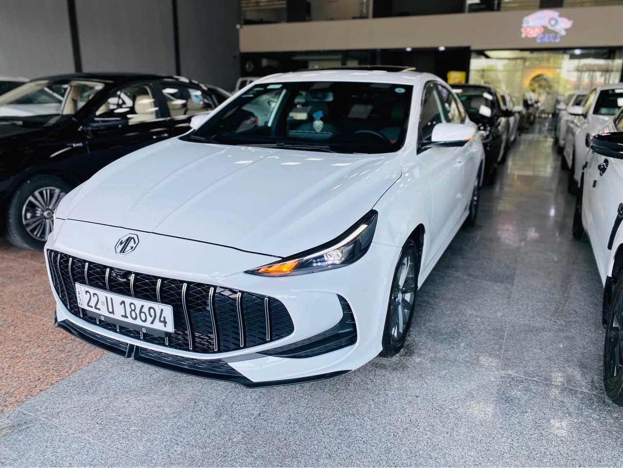 ئێم جی  MG GT 2025 Sport
تەنیا 20 هەزار ڕۆیشتووە.سەیارەکە زۆر جوانە 
مواصفات.بەصمة.برێك کارەبایی.سلایت. ئاوینە ئیشارەت.
شاشەو كاميرا.لايت.زينۆن.ڤۆلیۆم.ئۆتۆهۆلد.
مكان  أربيل.   ١٠٠ متری معرض تۆپ کارس 
سعر 113$🔥💣   موبایل    *********** أربيل, العراق

