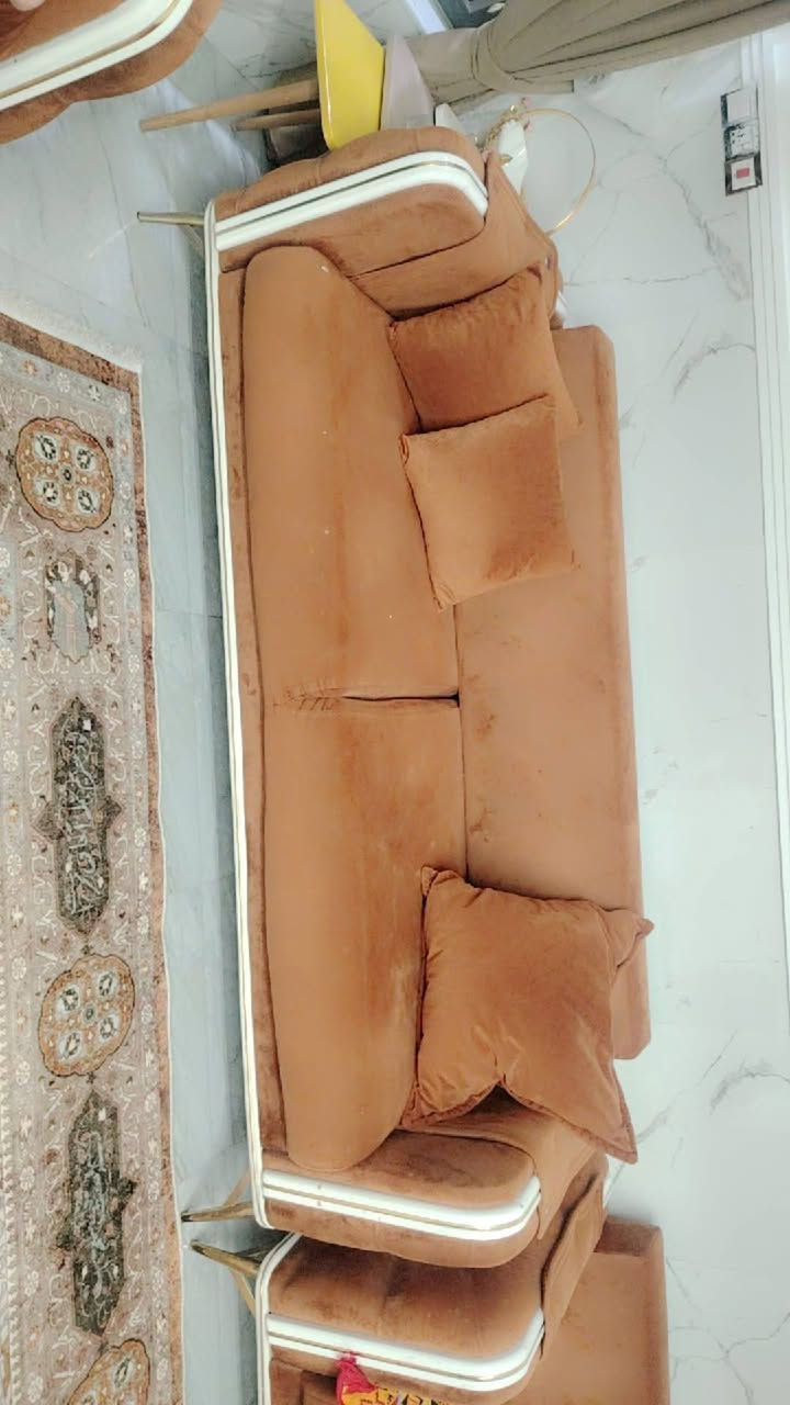 سلام عليكم تخم ١٠ مقاعد نظافه ١٠٠ ٪مع كوشات سعر خاص موجود واتساب *********** 🌸
