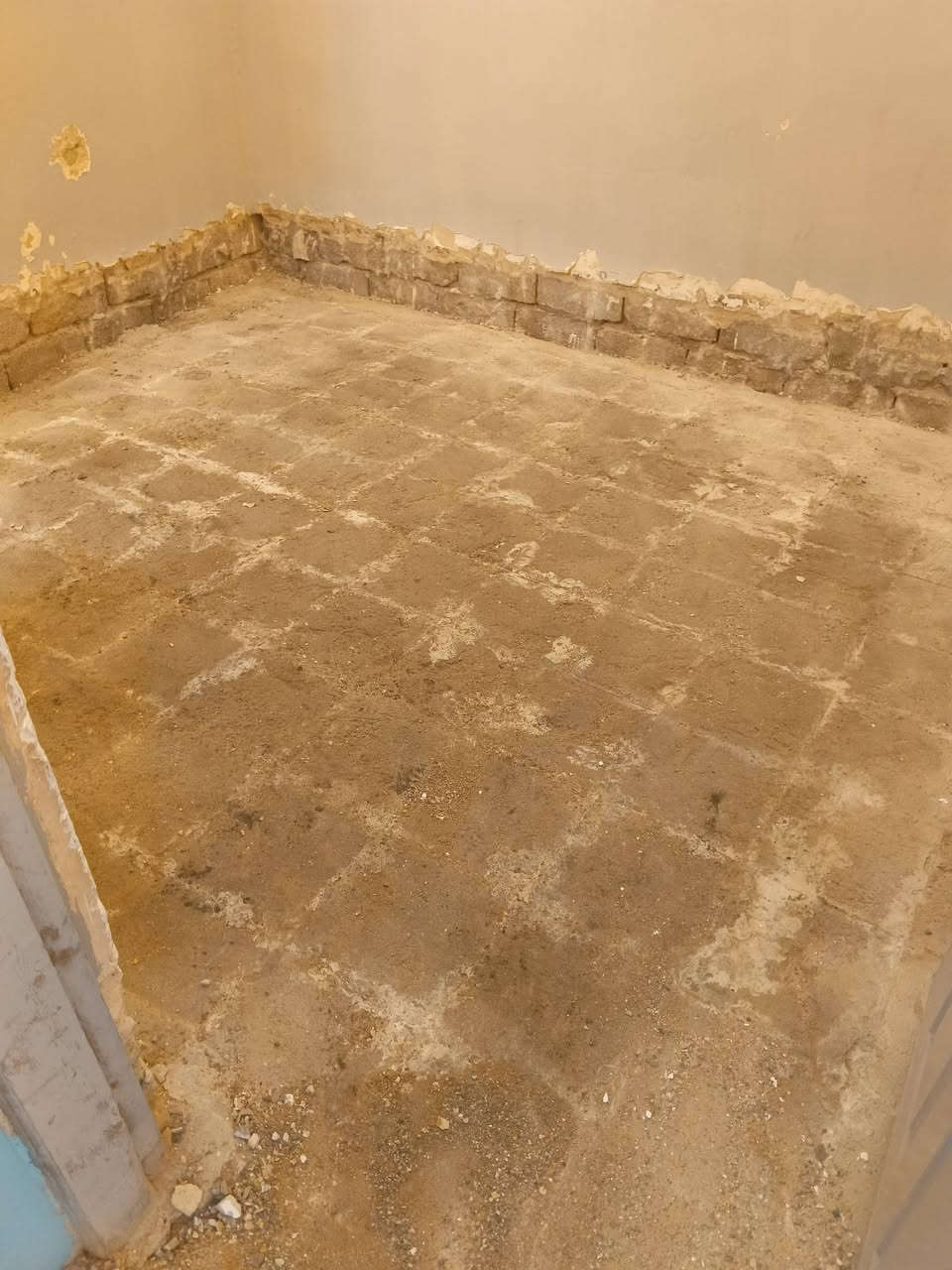 السلام عليكم ورحمه الله وبركاته مستمرين بعملنا تجهيز البيت  مرحله الصب الاستفسار الاتصال عليه الرقم الاتي  ‏‪***********‬‏   شغل درجه اولئ
