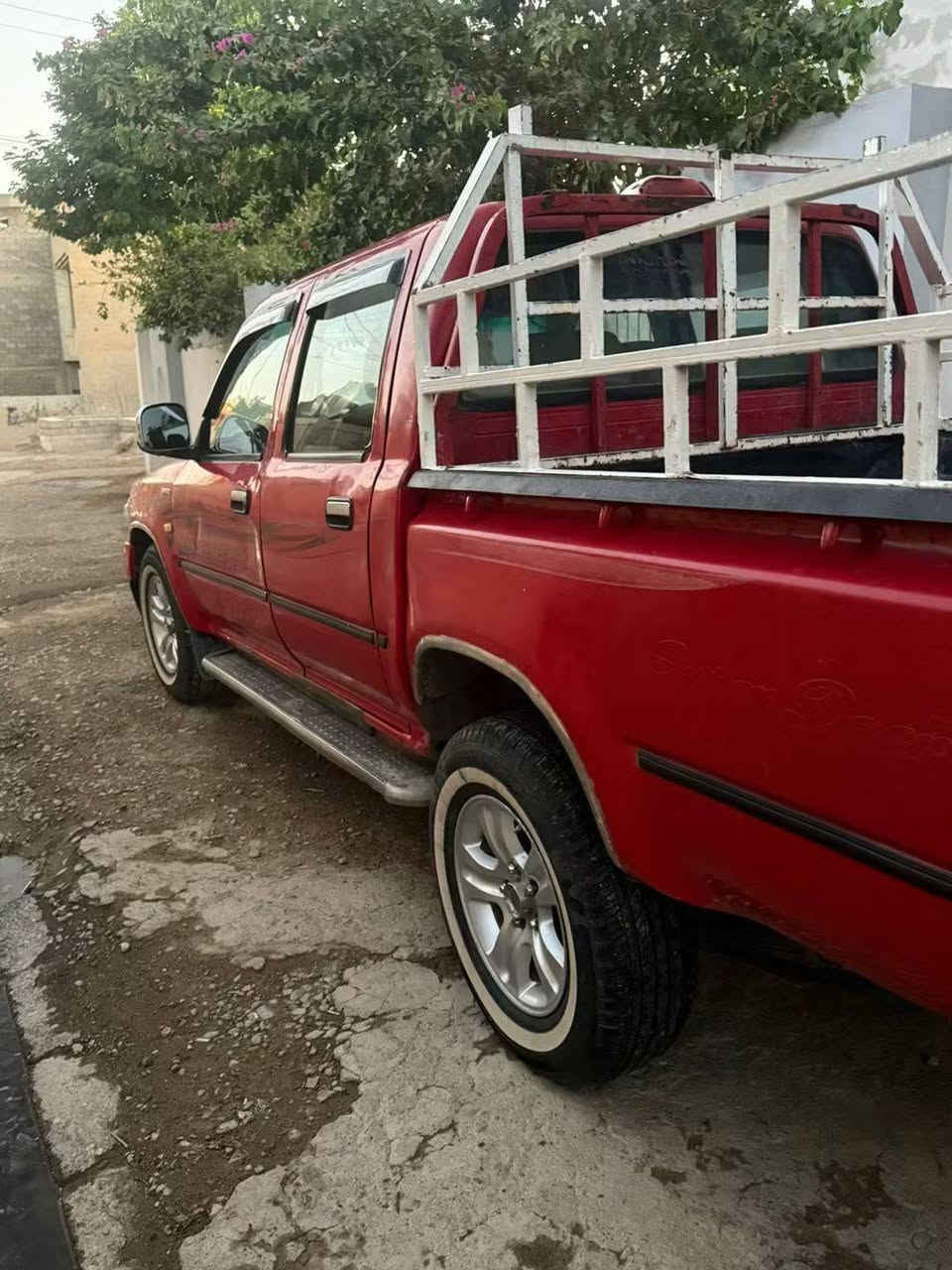 سياره للبيع بيكم دير الفين 9 سنويه الفين 25بسمي رقم الهاتف ***********
