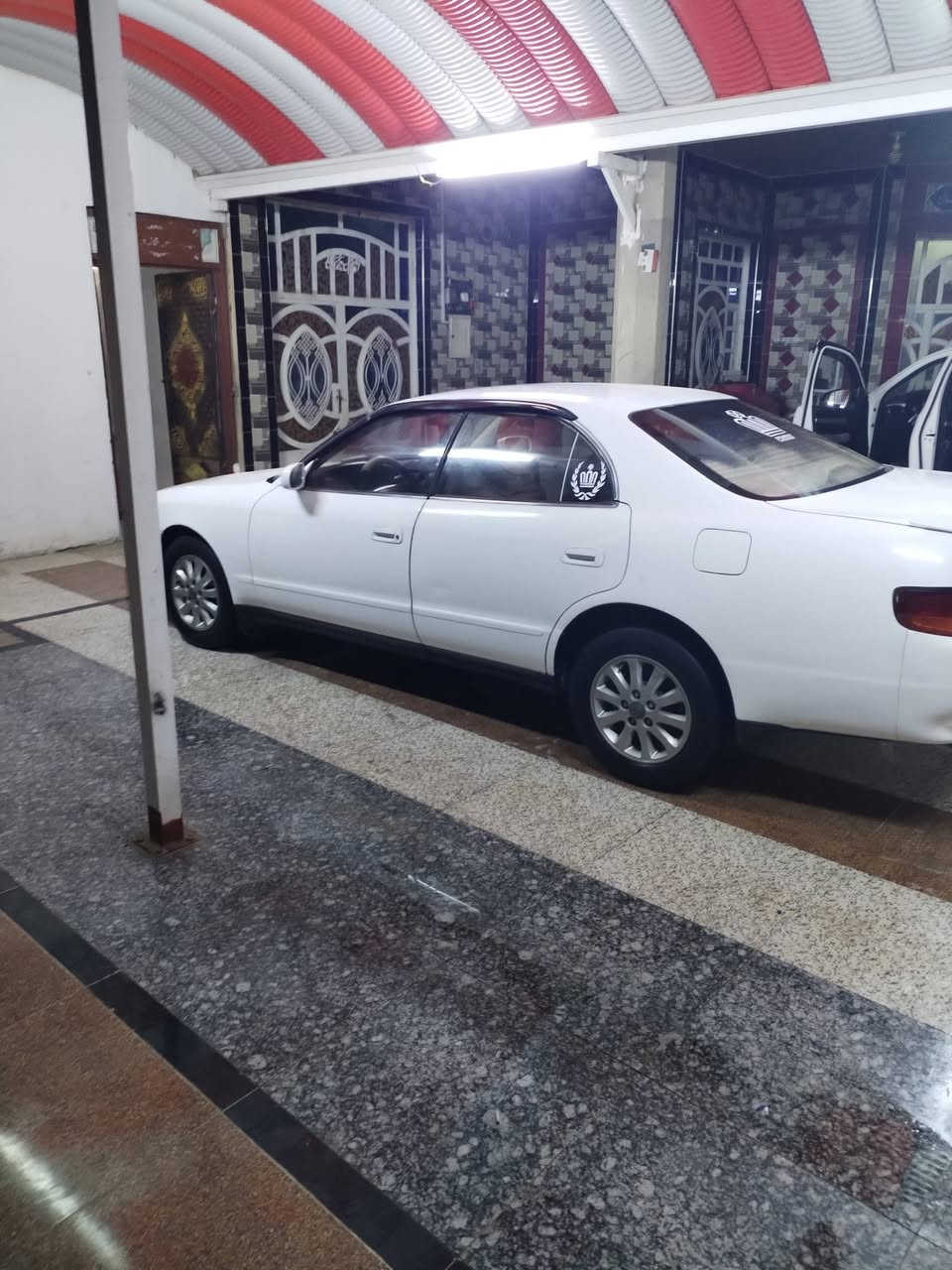 سلام عليكم شيزر موديل 2000 رقم كربلاء مكفولة كفالة عامة من جميع النواحي تبريد شغاله كهربائيات من طول لطول شغال تخم تاير جديد حداديه توه نفضتهه مكاني بصره سعر السياره(٦٦) وبيه مجال ***********
