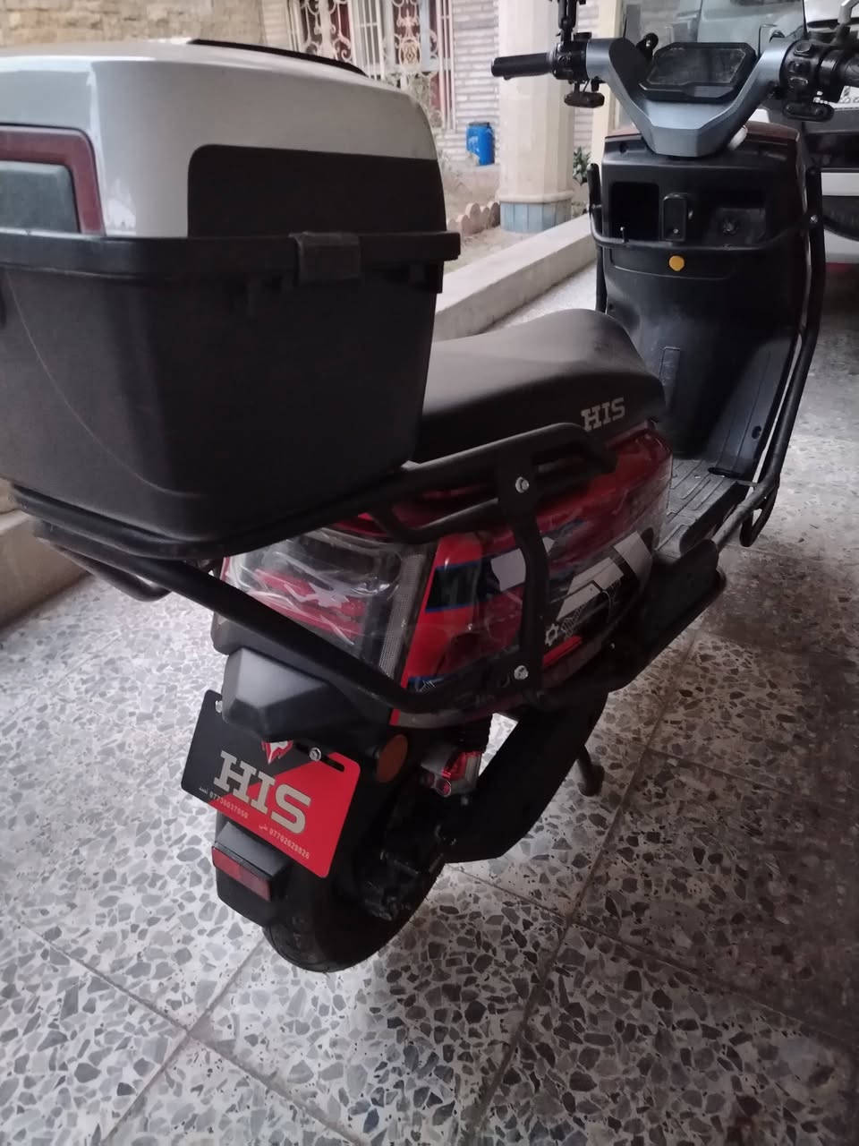 السلام عليكم للبيع دراجه شحن نوع دراكون موديل 2025
نضام بارك
نضام بك
شاحن تلفون 
ويل أمامي رياضي 
ملف 2500W 
6بطاريات 
تمشي 70 كيلو 
سرعه 99
بوكس خلفي 
جامه اماميه 
مكاني بغداد الجديدة
السعر 700 وبيهه مجال
***********
