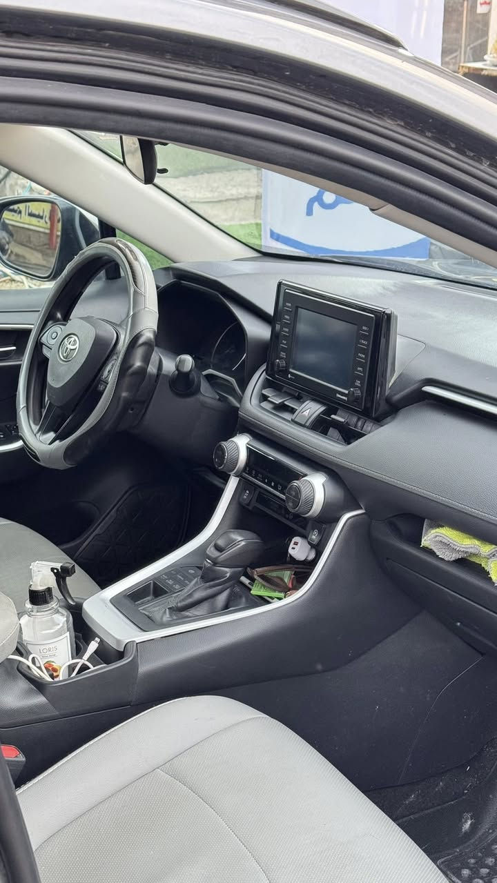 السلام عليكم

سيارة راف فور  

رقم اربيل 

موديل 2021 xle 

وارد امريكي 

العداد ماشية 64 الف كيلو 

الحادث جاملغ امامي جه الصدر وشوي من الباب  

كير محرك مكفولات 

الموصفات 

رادار 

مانع تصادم 

نقاط عمياء 

3 انظمة قيادة 

محرك ٢٥٠٠

اشاير بالمري 

سايد بريك كهرباء 

فور ويل 4WD

قطعتين تبريد 

بصمة و بصمات يدات 

السعر 198

رقم الهاتف ***********
