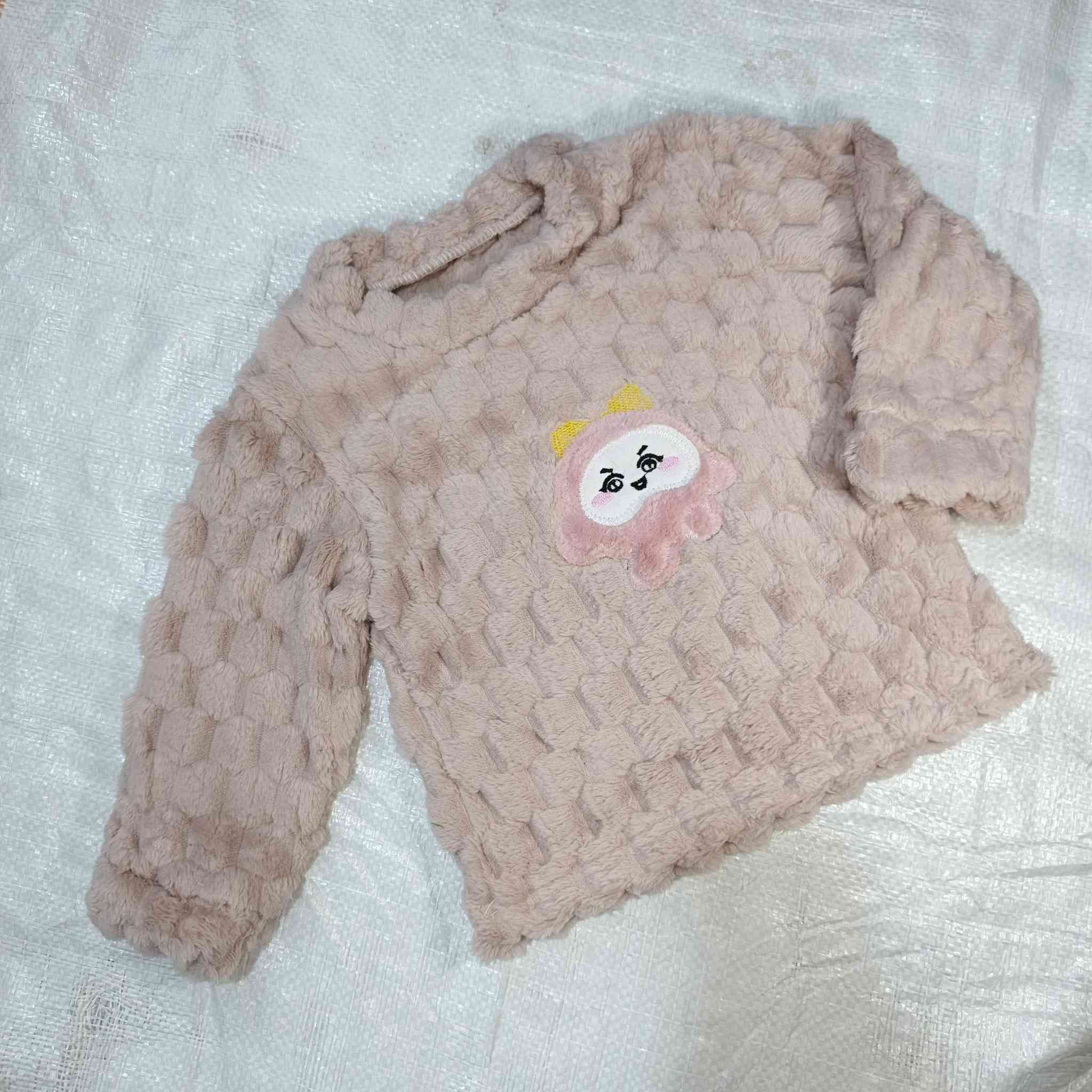 تراك بناتي بيبي فرو، خامة مبطنة جيدة. 
آخر قطعتين متوفرة لدينا 
قياس 60,65
السعر 3000
يوجد توصيل


**إذا كنت صاحب هذا الإعلان وتريد حذفه لأي سبب، رجاءا أرسل رسالة إلى الدعم الفني**