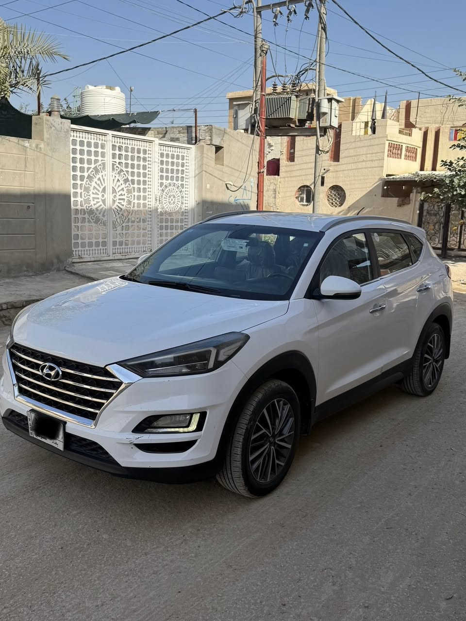 توسان
توسان 2019 - فول مواصفات عدا الفتحة 
لايت 5 عدسات - كشنات جلد + كهرباء 
شاشه كبيره - بك لايت لد - انارة ذاتية مع الستيرن 
رقم بغداد - راعيها في بغداد متواجد - تحويل مباشر 
مكفوله بدون ضربه او صبغ او بارد فقط بيها شخط من جهة عكس السائق شخط بسويج ومامبين اله تركز بي وما مسوي بكيفك تريد تبولشه تريد تكحله مخلي على وضعه 
ماشيه 157 
السعر 192 
مكان السياره بابل 
اتصال // *********** - استاذ عباس
