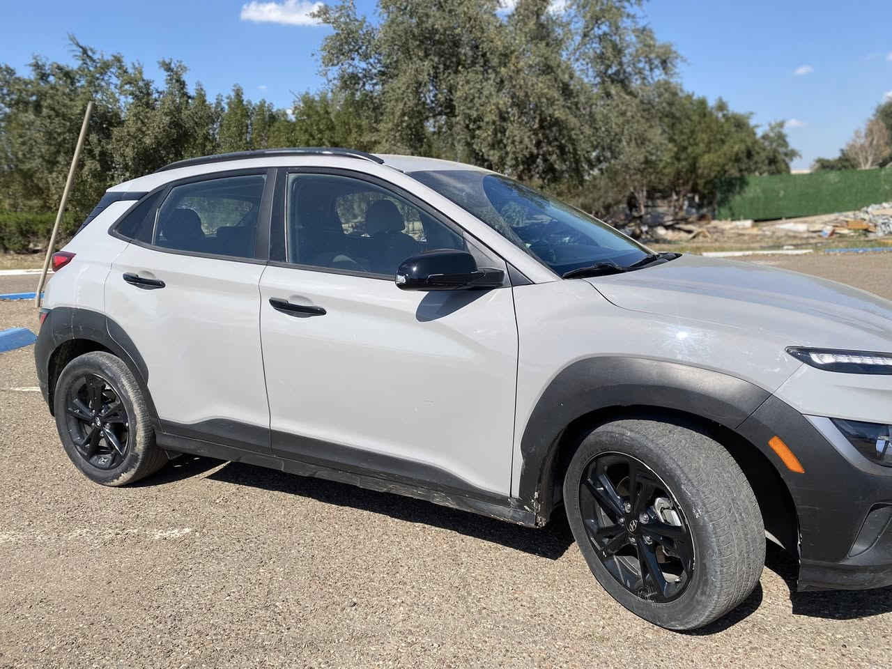 كونا 2023
لون إسمنتي داخل ابيض ماشيه 30 الف فقط 
فول مواصفات بصمة تشغيل عن بعد شاشه جبيره رادرات 360 اشاير بالمري نقط عمياء كشن كهرباء
صور الحادث مرفقة 
سيارة كلش جديدة كير محرك تبريد كله بلادي ما مفتوح بي برغي
محرك 2000 دوش المرغوب 
رقم بغداد باسمي تحويل مباشر 
سعر 155 وبي مجال بسيط 
مكان السيارة بغداد 
***********
