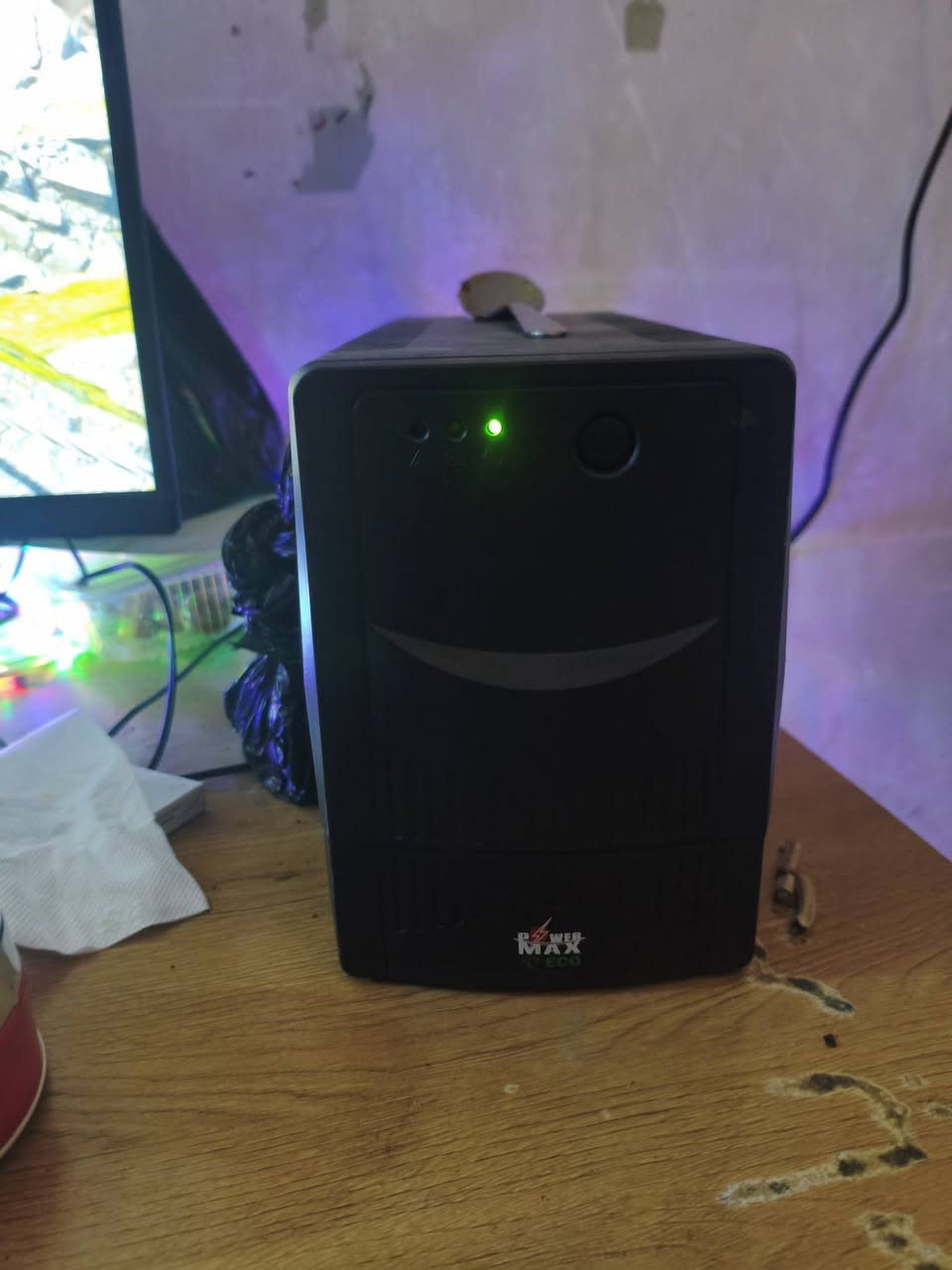 سلام عليكم
: PS5 Slim (يدعم الأقراص).

السعة التخزينية: 1 تيرابايت (1TB SSD).

الملحقات: الكرتون الأصلي متوفر .

المميزات: الجهاز يدعم دقة 4K و 120 فريم .

شاشة جيمنج GAMEON Pro Series

الموديل: GOC27F120VA.

الحجم: 27 بوصة.

النوع: شاشة منحنية (Curved R3000).

معدل التحديث: 120Hz (مثالية جداً لجهاز PS5).

وقت الاستجابة: 1ms MPRT.

الدقة: Full HD مع دعم تقنية AMD FreeSync وتقنية Flicker-free لحماية العين.

التواصل والاستفسار الاتصال على الرقم :‏‪0778 004 5869‬‏

او مرسله الصفحة ومتوفر وتساب السعر 900 وبيهن مجال 
وياه شتراك اضافي 3 تشهر مجاناً ويا الجهاز
