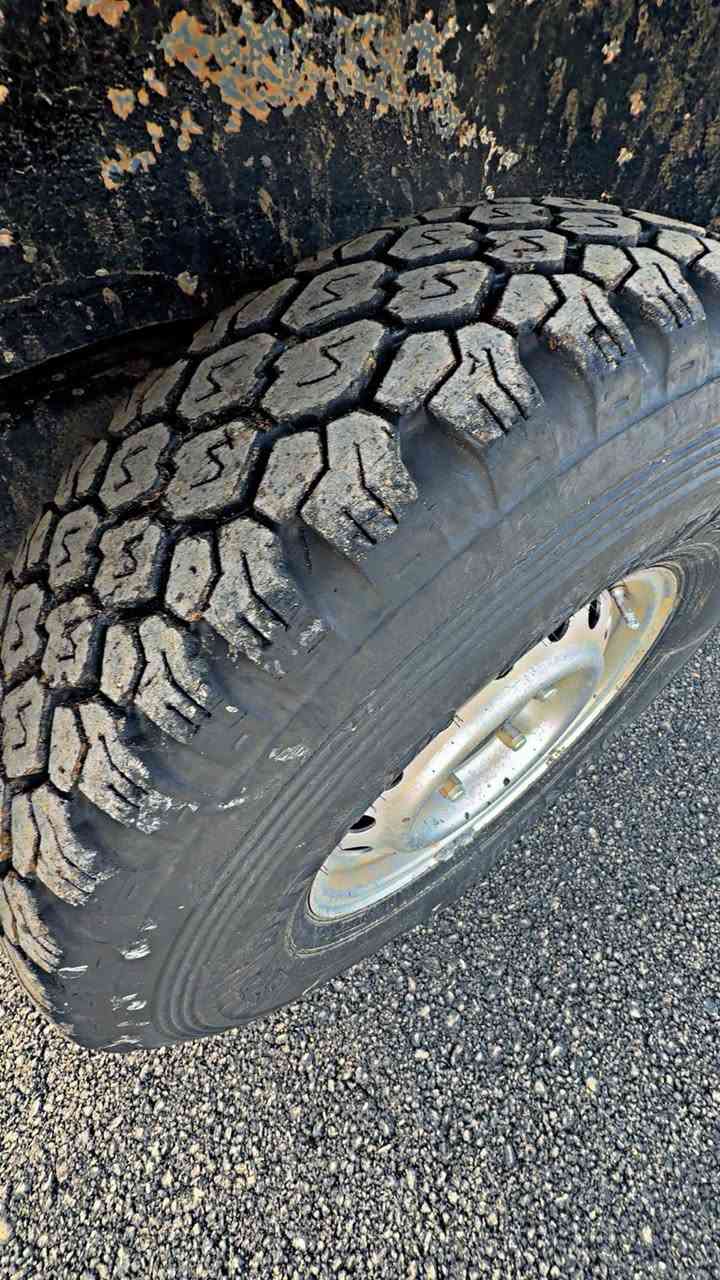 📦مۆنیکا بۆفرۆشتن (2000)

سەیارەکە علووجە بەشەرتی ماڵی مەدەنی 

عام بۆیاخە لەسەر ساقی بێزەربەو بێ قووپاوی 
چوارتایەیی دەنلووبی لۆکی مۆنیکایی لەسەرە
سەیارەکە مەرکەزیە 
سەلاجەیە  فول فولە بەس سلایت نیە گێڕ عادیە 
وەشەرتی گێڕوو مەکینەو ئەکسل 
کلاچی تازەی لەسەرە ئەکسلی لۆک
 
٨٥ گڵاوو مەجالێکی برایانەی تیایە 
بۆزانیاری زیاتر ***********
