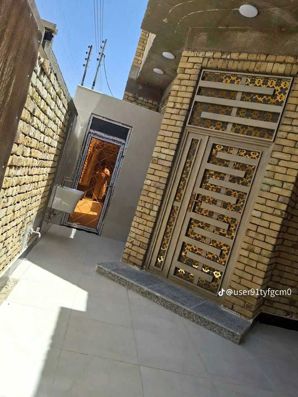 دار ٢٠٠م حي عبجيه خلف الشارع العام مال حي الغدير ***********
