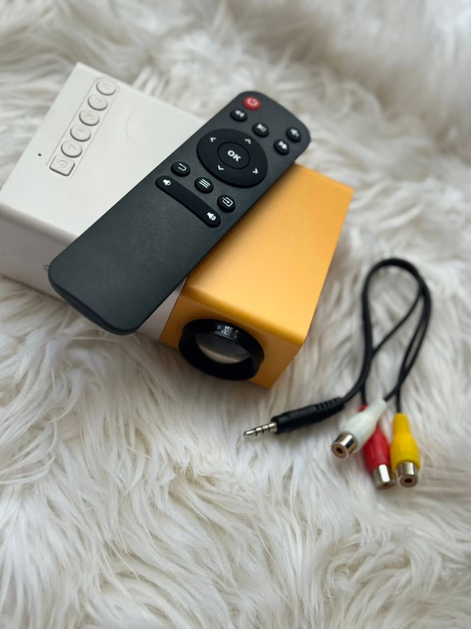 ئەم داتاشۆ ناوازە بۆ فرۆشتن
بەم مینی پڕۆجێکتەرە (Mini LED Projector) دەتوانیت لە هەر شوێنێک بیت سەیری فیلم، زنجیرە و یارییە دڵخوازەکانت بکەیت لەسەر شاشەیەکی گەورە.
✨ تایبەتمەندییەکان:
 📦 قەبارەی بچووک و سووک (بۆ گواستنەوەی ئاسان لە ناوماڵ یان گەشت).

 🔋 کارکردن بە سیستەمی LED کە تەمەنێکی درێژ بە گڵۆپەکە دەبەخشێت.

 🎮 پشتگیری بەستنەوە بە لاپتۆپ، پلەیستەیشن، فلاش، و ئامێری جیاواز دەکات.

 🕹️ هاوڕێ لەگەڵ ڕیمۆت کۆنتڕۆڵ و کێبڵی پێویست بۆ بەستنەوە.

شوێنی HDMI و VGA و USB و MEMORY CARD و AUXی هەیە

تێبینی / موبایلی لێ کۆنێکت ناکرێت

نرخ تەنها : ٢٠ هەزار دینار و گەیاندن بێ بەرامبەر
​📥 بۆ داواکردن و کڕین، نامە بنێرن بۆ وەتسئەپ یان سەردانی دووکان بکەن ، گەیاندنیش بۆ هەموو شارەکان بەردەستە.
تەنها یەک دانە بەردەستە 
ژمارەی تەلەفون + وەتسئەپ:
***********
ناونیشان:هەڵەبجەی شەهید پشت قوتابخانەی بورهان
