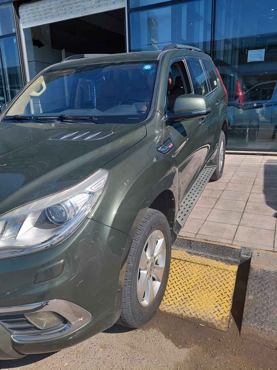 السلام عليكم عندي هافال H9 موديل ٢٠١٨ استلام شركه ماشيه ٦٤  الف كيلو
قبل يومين دخلتها شركه وتم استبدال المحرك بضمان ١٠ سنوات من الشركه وتم عمل صيانه كامله لها القائمه موجوده بالمنشور السياره فول مواصفات بدون ضرر او صبغ للبيع او مراوس السعر١٦٠ ورقه مع مجال بسيط للاتصال *********** ابو عبدالله بغداد, العراق
