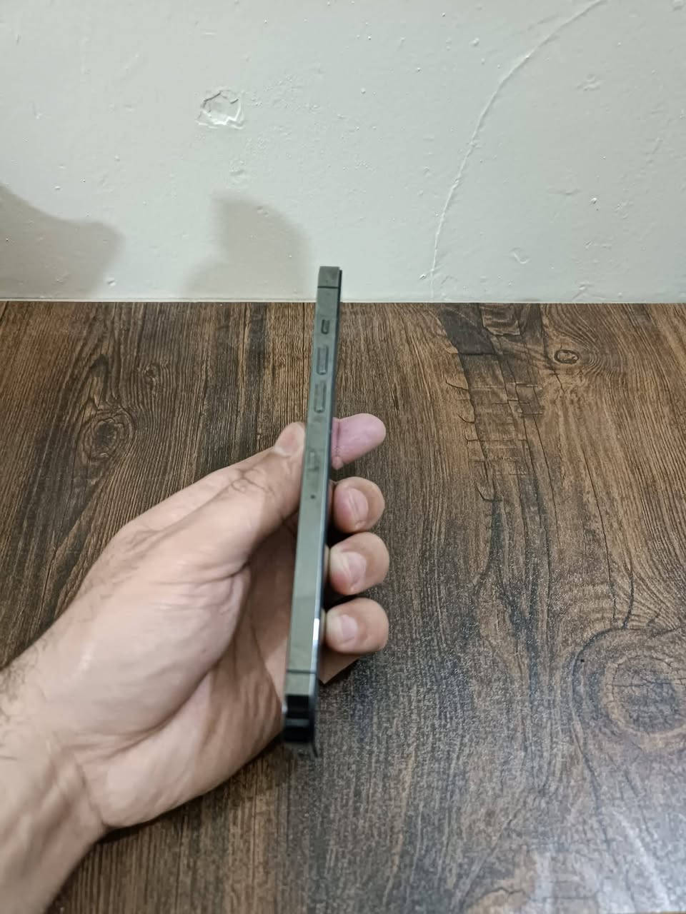 سلام عليكم 12 برو ماكس ذاكرة 256 فيس ايدي شغال مبدل شاشه وبطاريه جهاز جديد مثل مموظح السعر 350  مكاني بغداد ***********
