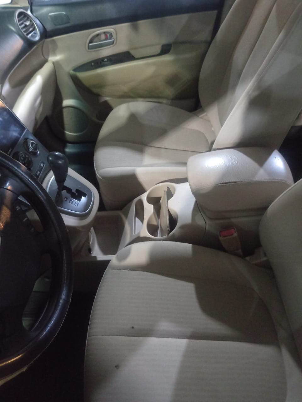 Kia Rondo
للبيع
فول اوتوماتيك
بيها صبغ جاملغ خلفي يسار 
وباب خلفي يسار
محرك وكير جديد
رقم وهزه جديد نينوى
السعر 85$
مكان السيارة موصل 
للاستفسار
*********** موصل, نينوى
