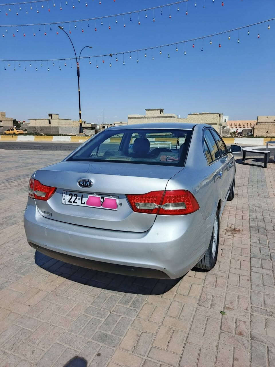 السلام عليكم   LOTZE  2009  مكفولة كفاله عامه  من الضربة والتبديل والمعجون  والخياس
..بيها رش كلير  جراد قماره فقط / سونارها وياها
*********** رقمي 
 السعر>> 112 << بيها مجال 
سيارة مكينة 2000 دوش 
سنوية لل 29 تريد وكالة تريد مداور    
داخل جلد 
 گير 4 نمر اوتماتيك وعادي 
نظام  ECO
سستم صوت مال Jeep
حدادية ٨٠ بل مية 
جام كهرباء 
سنتر لوك  عن بعد 4  ابواب والخامس الصندوگ
تدفئة وتبريد ثلج
