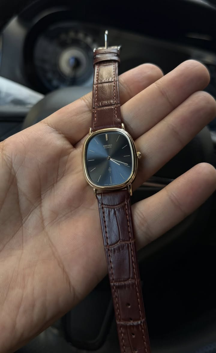 نوادر السيكو شكل الباتك
Made in Japan 🇯🇵
انتاج 1979
طلاء ذهب 14K
5 احجار
قطر كلاسك 31/30
نظام الميلين
مينا زرقاء عاكسة للضوء 
نضافة لوك شمع 100‎%‎ مخزنة
السعر 125 الف


**إذا كنت صاحب هذا الإعلان وتريد حذفه لأي سبب، رجاءا أرسل رسالة إلى الدعم الفني**