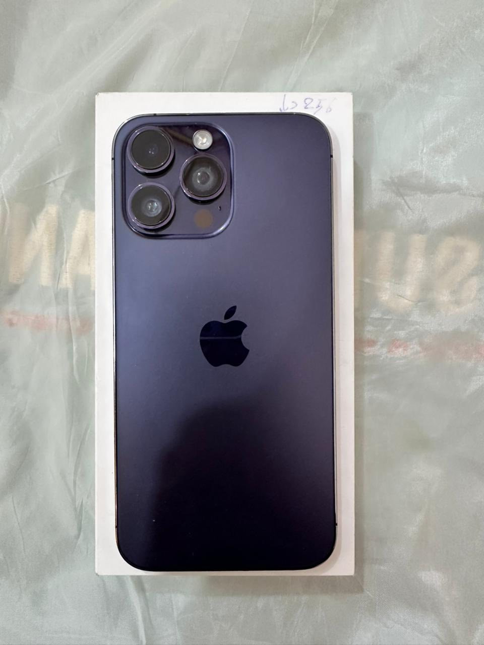 السلام عليكم ايفون 14بروه ماكس دبل شريحه شرق اوسط ذاكره 256بطاريته85جهاز كفاله كلشي ما مستبدل بيه كامل ملحقاته مكاني بصرة بيع ومراوس فقط ايفون السعر 875وبيه مجال بصيط كلش***********
