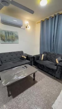 للايجار شقة مؤثثة في المنصور موقع ممتاز بالقرب من كل الخدمات  غرفة وصا...