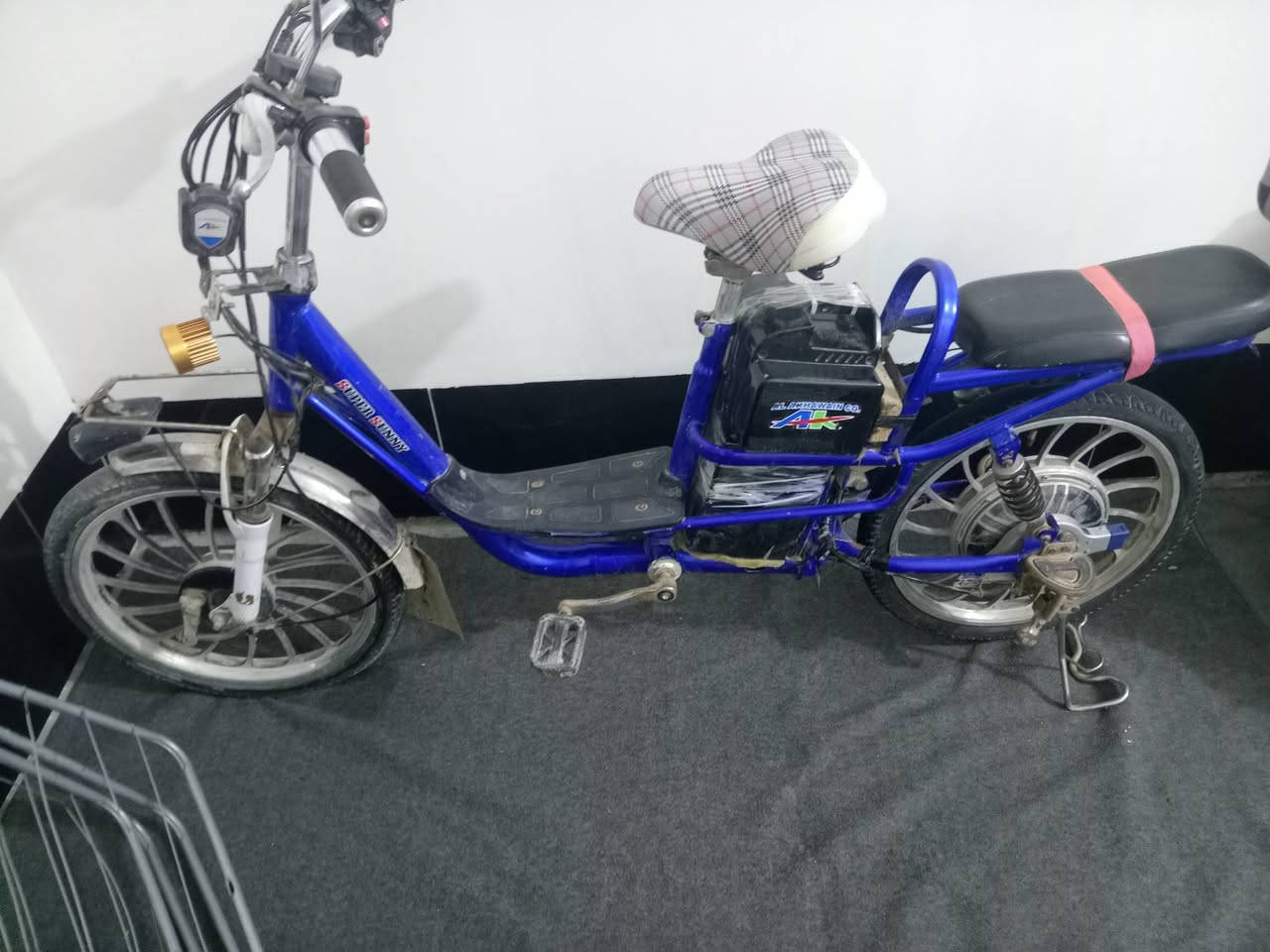 للبيع ماطور شحن بطاريات جديده اتصال رقم ***********
