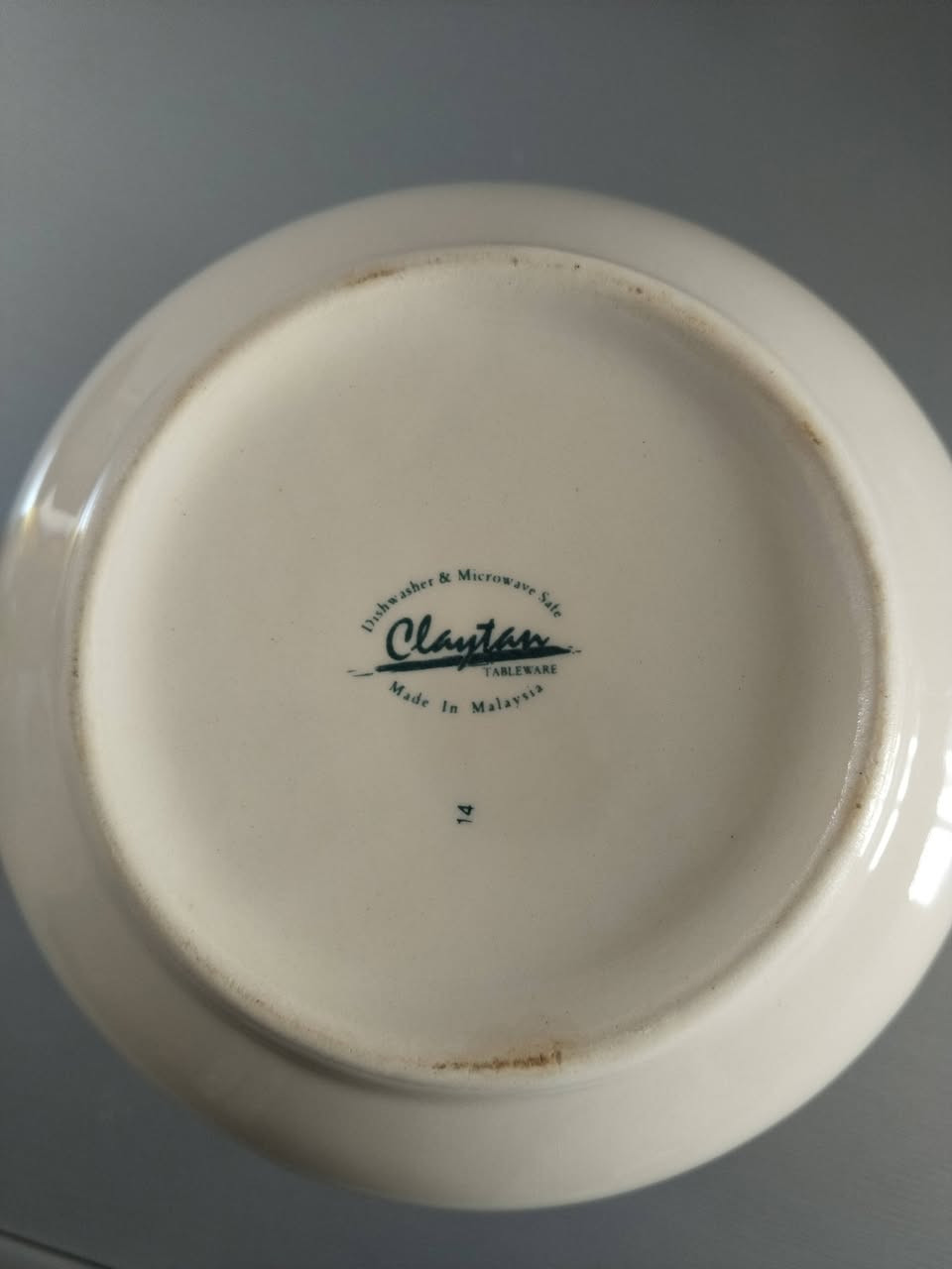 قوري انتيك قديم مختوم بي عيب بسيط على قبخ موضح بالصورة للبيع استفسار على الخاص


**إذا كنت صاحب هذا الإعلان وتريد حذفه لأي سبب، رجاءا أرسل رسالة إلى الدعم الفني**