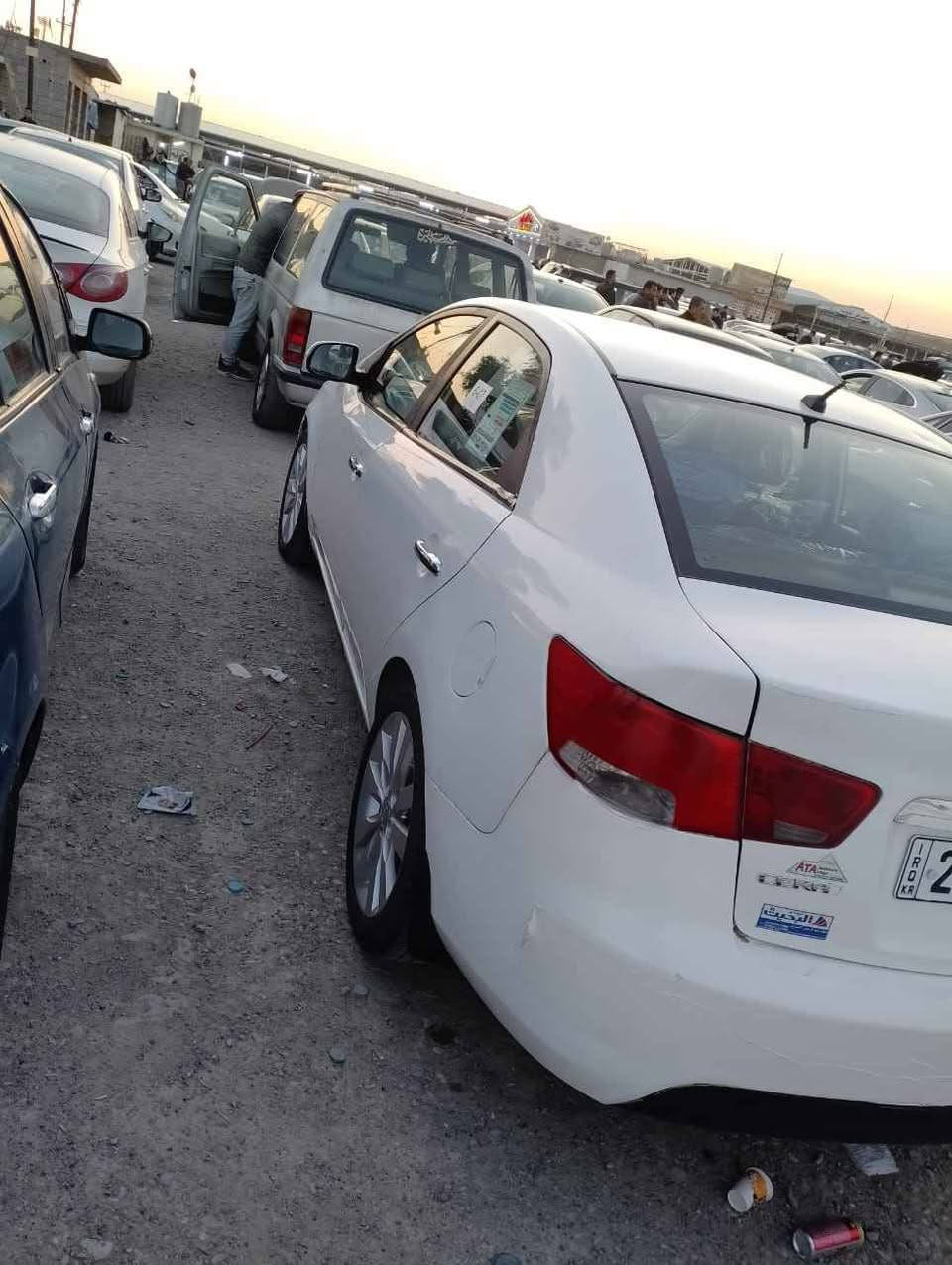 سلام عليكم 
سيراتوا موديل2011 صبغ حزام بدون دواخل 6 كير 
مابيها اي نقص سيارة جاهزة وبيها بطاقة بانزين مكاني كركوك حي العسكري 
سعرها 88 بيها مجال للطيبين
*********** اتصال او واتساب كركوك, العراق
