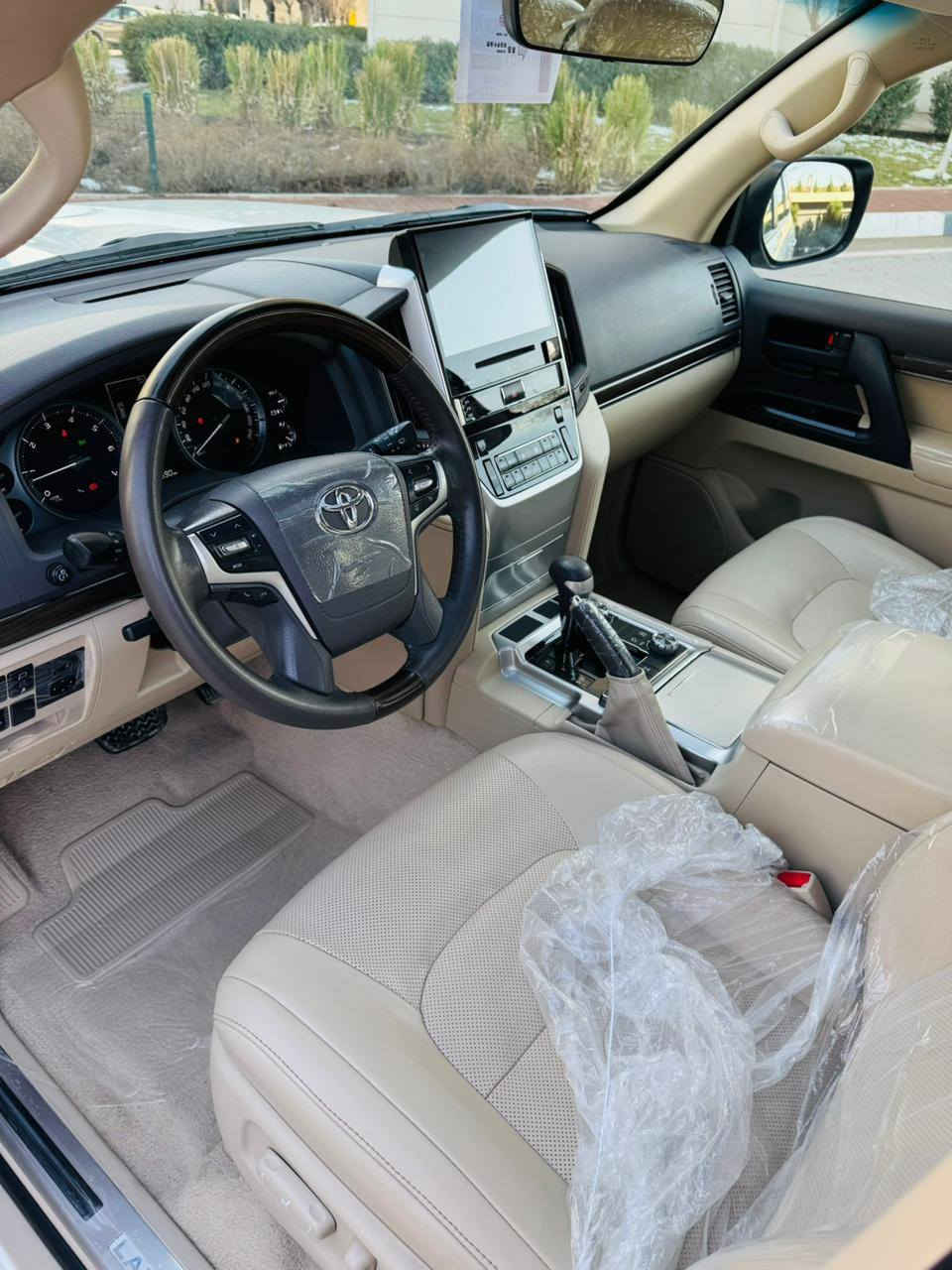 تويتا لاندكروز تورينك 2019 GXR V6 
كراند تورنك فول  شركه ساز  اصل
ماشی 76000 الف  
مكفولة كفالة عامة من الدعامية إلى الدعامية
بدون صبخ .بدون بارد  ،بدون رصعات ،بدون حتى شخط
ملاحظات 
سيارة بيها شويه بارد بجاملخ خلفي مع تكحيل ٥ سانتيم بمكان gxr باقيه كفالة حتا رصعه مابيها هم دعاميات مكفوله 
فول فول مواصفات ‎‏‎شاشة كبير لمس كاميرا حاسة رادارات
كاميرات سلاید فتحة سقف 
كشن جلد- كشن كاراباي -شحن موبایل - 8 اريباك -تبريد مركزية
كشن ٣ حركات -ثلاث شاشه بلادي اصل 
لصمة تشغيل عن بعد -باب جاك -سلاجة -ليد زينون 
تحكمات ستيرن -دبل فوليوم -فورويل هوك
سيـارة عل نظافتها احسبها صفر زيرو، 
تخم تاير دنلوب الاصلي  
محرك كير بشرط مامفتوح
سيارة حيل نظيفة كلشي عل بلاد لوك
سنوية زنكة كلشي جديد

🛑 السعر سوي تعليق يصل مباشرة 🤖 

باسمي السنوية بشرط تحويل و خرامة 
سيارة مابيـها دينار مصرف كامل من كل نواحي
نفسي يوم /تحويل و وكالة حاظر 
مکان /داخل سليماني

رقم صاحب السيارة 
***********
