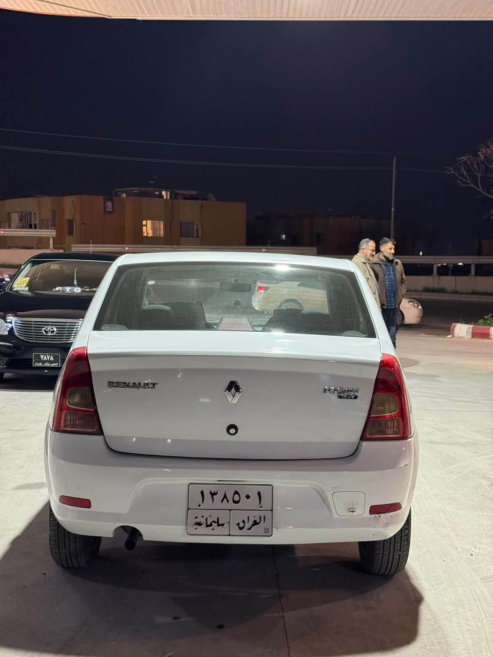 سلاو سه ره تا به ناوى خواى گه وره 
رينؤ مؤديل 2011 ئؤتؤماتيك بيمه سره ف 
گيرومه كينه وكاره باى به شه رت 
سه ياره كه زؤر پاكه مالى دؤسته 
١ ده رگاى بؤياخه پيشودواى ده عمى نيه
رؤنوهايدرؤليكى تازه گؤراوه هى مالى خؤمه 
سه عرى56$ كه مى مه عامه له يه 
ژ.م *********** السليمانية, العراق
