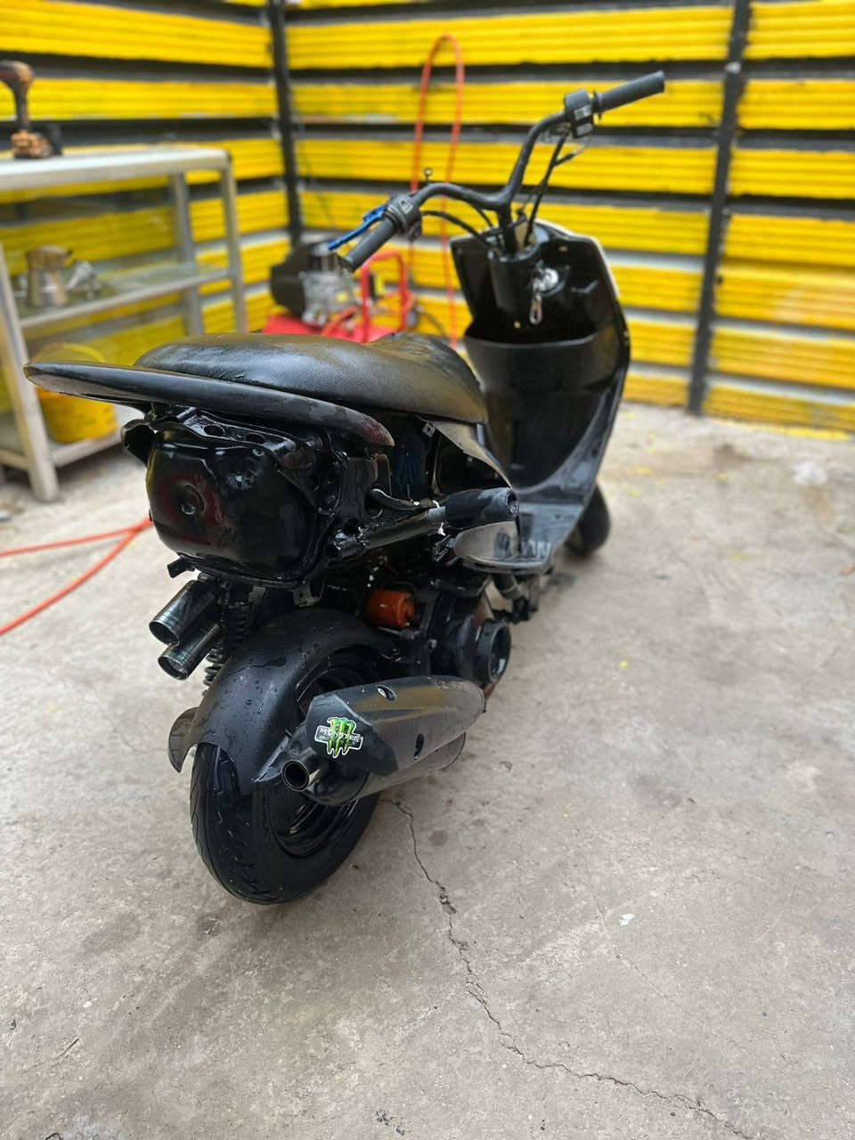 سلام عليكم
ماكس عدله مال لعب 
بوشه 55 بيه سستم
صلانصه fm 
دبل خلفي رياضي 
كلجات رياضي
سعر ب350 وبيه مجال مكان بغداد زعفرانيه 
***********
