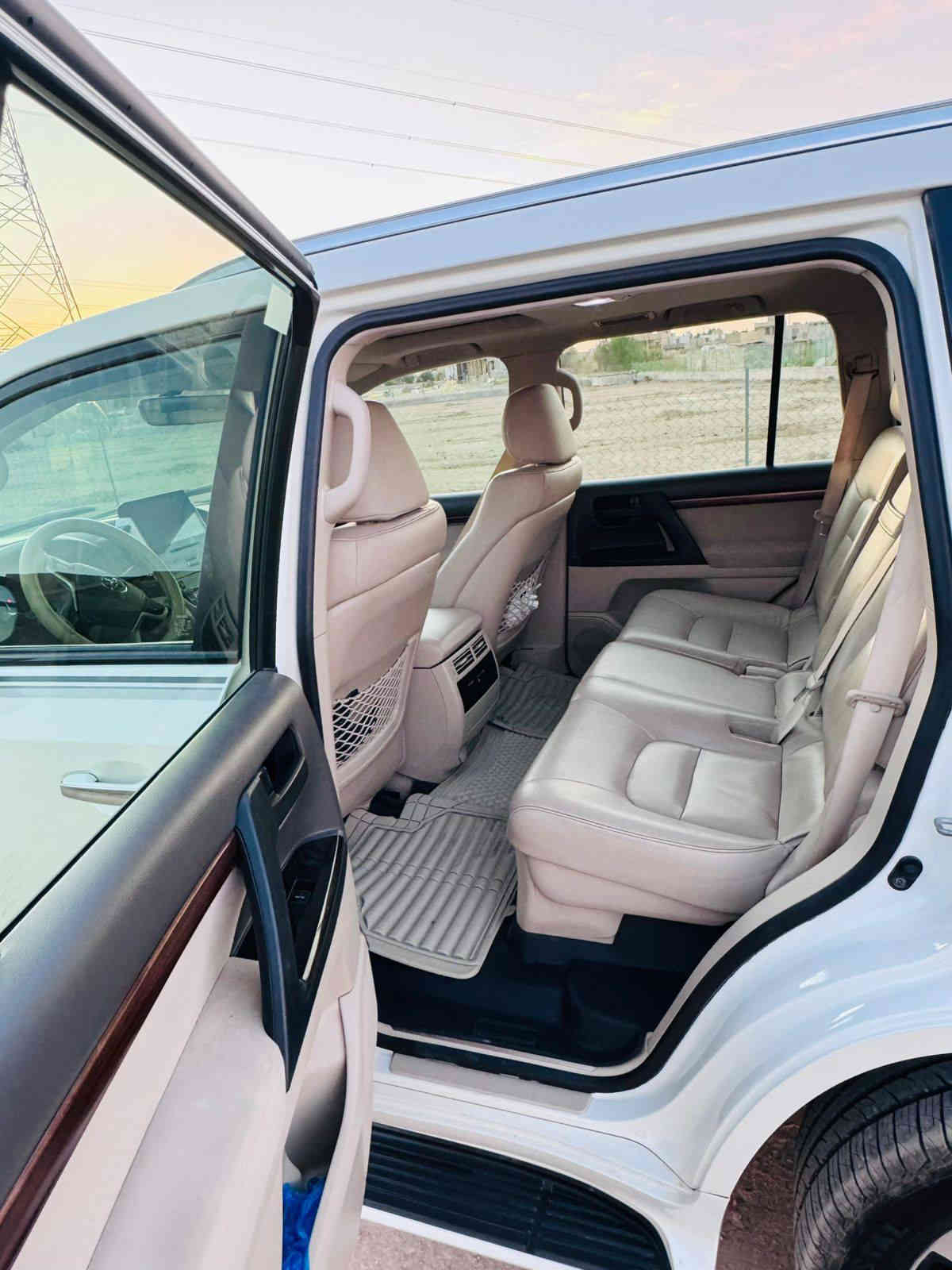 السلام عليكم 
لاندكروز للبيع 

موديل 2018 
مكينه 8 
كفاله عامه 
ام الرادار 
تخم تاير 
ضمان شركه ساز 
ماشيه 140 الف 

السعر 520
رجاءاً الي مو شراي لا يتصل 
ما متواجد على الفيس  

موقع السياره  ميسان 
الاستفسار ***********
تحويل او وكاله
