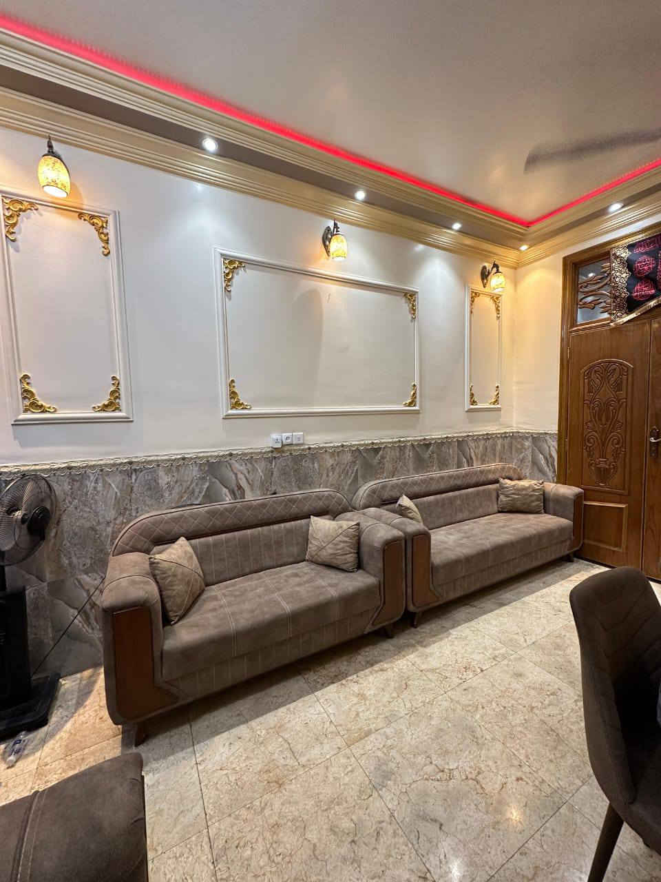 بيت للبيع مساحه ١٠٠م طابو صرف بناء جديد طابقين يحتوي على استقبال وصاله و٣ غرف نوم ومطبخ وثلاثة مجاميع صحيه عنوان كربلاء حي السلام خلف محطة وقود الغاظريه سعره ١٨٠ مليون اي استفسار اتصل ***********  نستقبل جميع العروض في انحاء كربلاء   يباع نقد أو مبادره بمقدمه ٢٥ مليون
