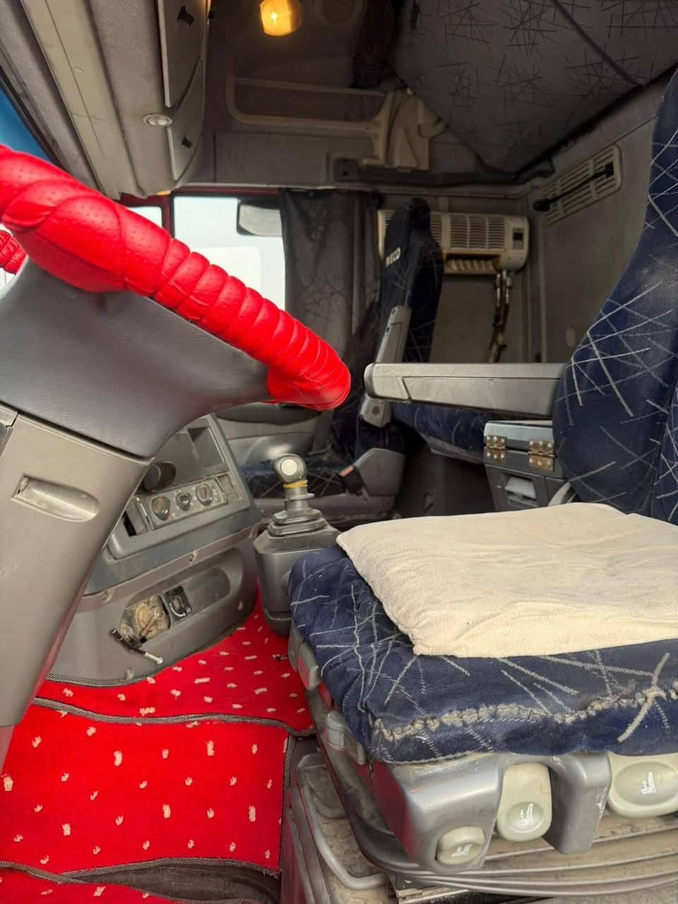 للبيع افيكو موديل2004 سياره بلاديه بل صبغ شرط رقم اربيل  جي بي اس طوناج صهريج الروعه 2019 انا الشرعي سياره جو الشغل تبريد شغال تايدر   رقم سنويه جديد 2030 جير توماتيك. 16نمر حجم480 سبلت خزن ***********العنون الموصل
