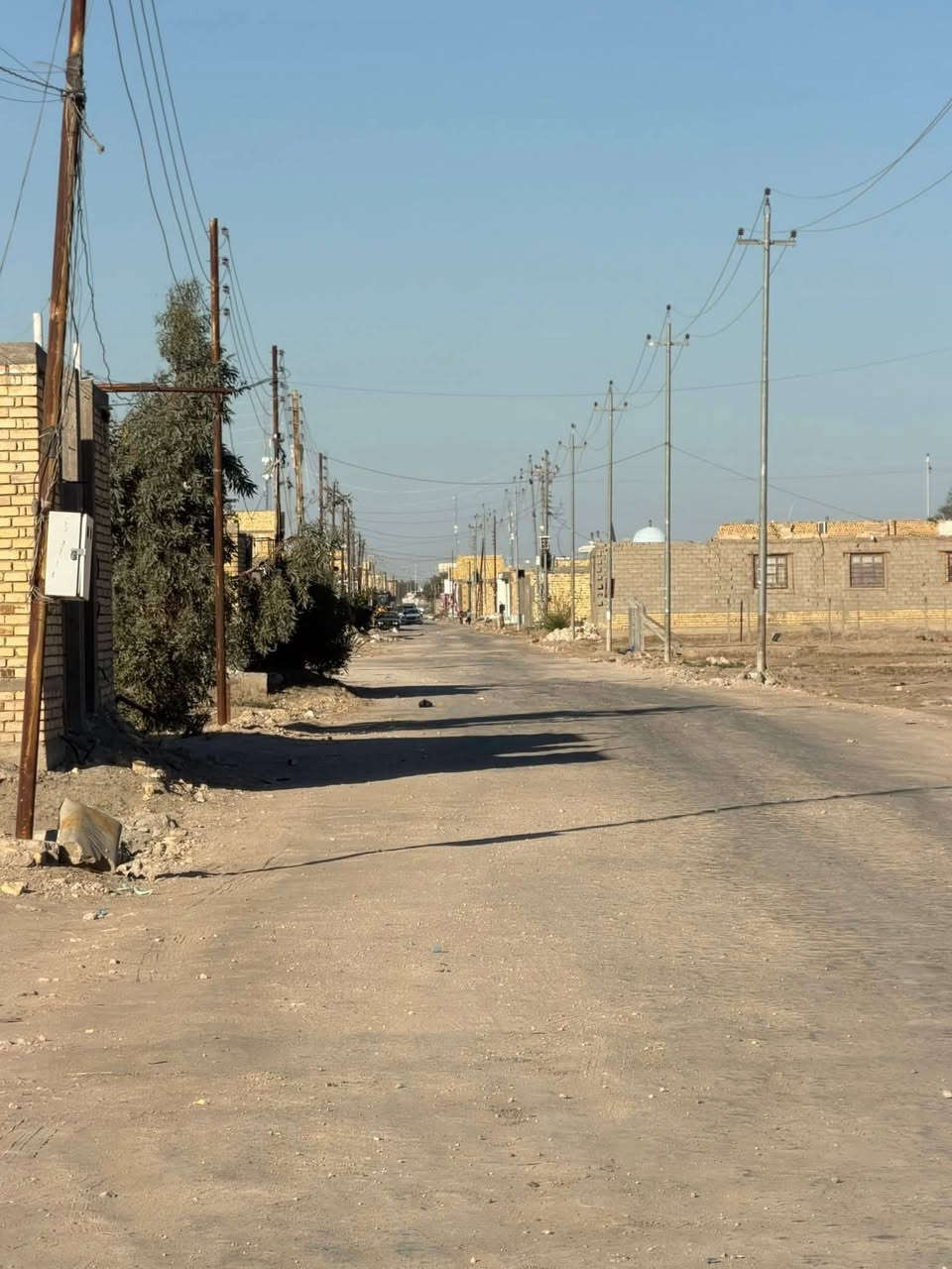 ‏المساحة 400 متر ركن شارع الشيخ الرئيسي الي يربط بين الأولى والثانية والثالثة موقع تجاري
‏المساحة 1000 متر قرب المستوصف والمدرسة
‏والمساحة 200 متر شارع حسينية الزهراء شارع تجاري يربط بين أول والثاني والثالثه شو تريد بعد مني مدلك  منسك وأسعار جدا مناسبة 200 متر قرب المدرسة ما عليك بس تستفسر وكله سهل ويرضى الله ويرضىيك خادم موقع حي الجوادين مقابل اسكان الصناعي


**إذا كنت صاحب هذا الإعلان وتريد حذفه لأي سبب، رجاءا أرسل رسالة إلى الدعم الفني**