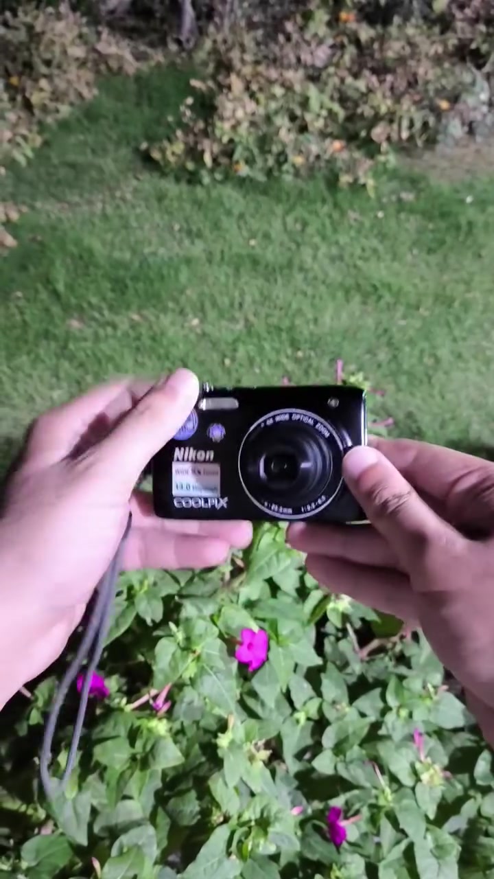 اعادة نشر بسبب الوعود الكاذبة 
ما تلكة هيج سعر 3 كامرات 
Nikon coolpix s3100 مع كامرة لومكس نقص بطارية و    كامرة تجارية فحم تاخذ شحن وما تشتغل 
الكامرة النيكون نضيفة بيهة فقط مشكلة وحدة 
 * بيهة مشكلة فقط من تشغلهة لازم تسحب الزوم شوي هذا الخلل فقط وما ماثر على اي شي بالكامرة لا زوم ولا تصوير كل شي شغال 
* مع سلك شحن للكامرة 
( السعر 60 مع التوصيل قفللل )
اذا تريد تشوف تصويرهة تعال خاص + صورة البروفايل من تصويرهة


**إذا كنت صاحب هذا الإعلان وتريد حذفه لأي سبب، رجاءا أرسل رسالة إلى الدعم الفني**