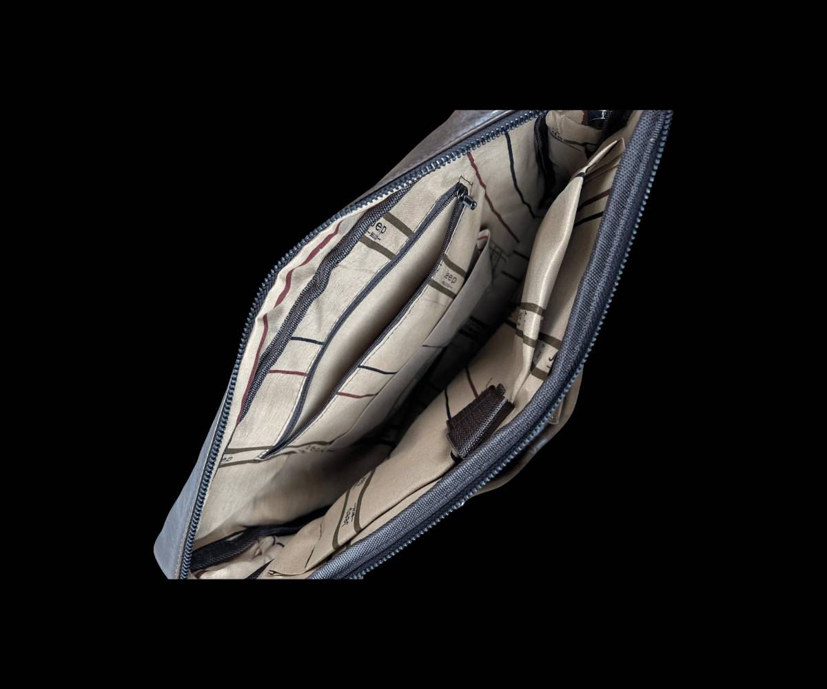 حقيبة رجالية جلد طبيعي 100٪
يتوفر توصيل كافي المحافظات 