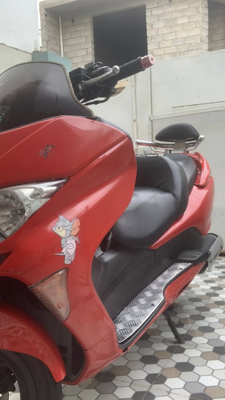 دراجه فورزه 08 كرستال
دراجه حيل ناعمه ونضيفه مال جناي 

شلعه ومعدل تشك الكاع عليها ادامه للكلجات 

مكينتها خير من الله مصورها شوفت عينكم 

بيها منضومه زنون عالي ناصي 

كفراتها حلوات لا شخوط ولا كسور لون احمر 

دراجه متعوب عليها مو شلون مجان يعني كامله نواقص خفيفه بعدهلها 

دراجه مكانها ديالى بعقوبه       سعرها ١١٠٠ وبيها مجال للشراي

شراي اتصل ***********
