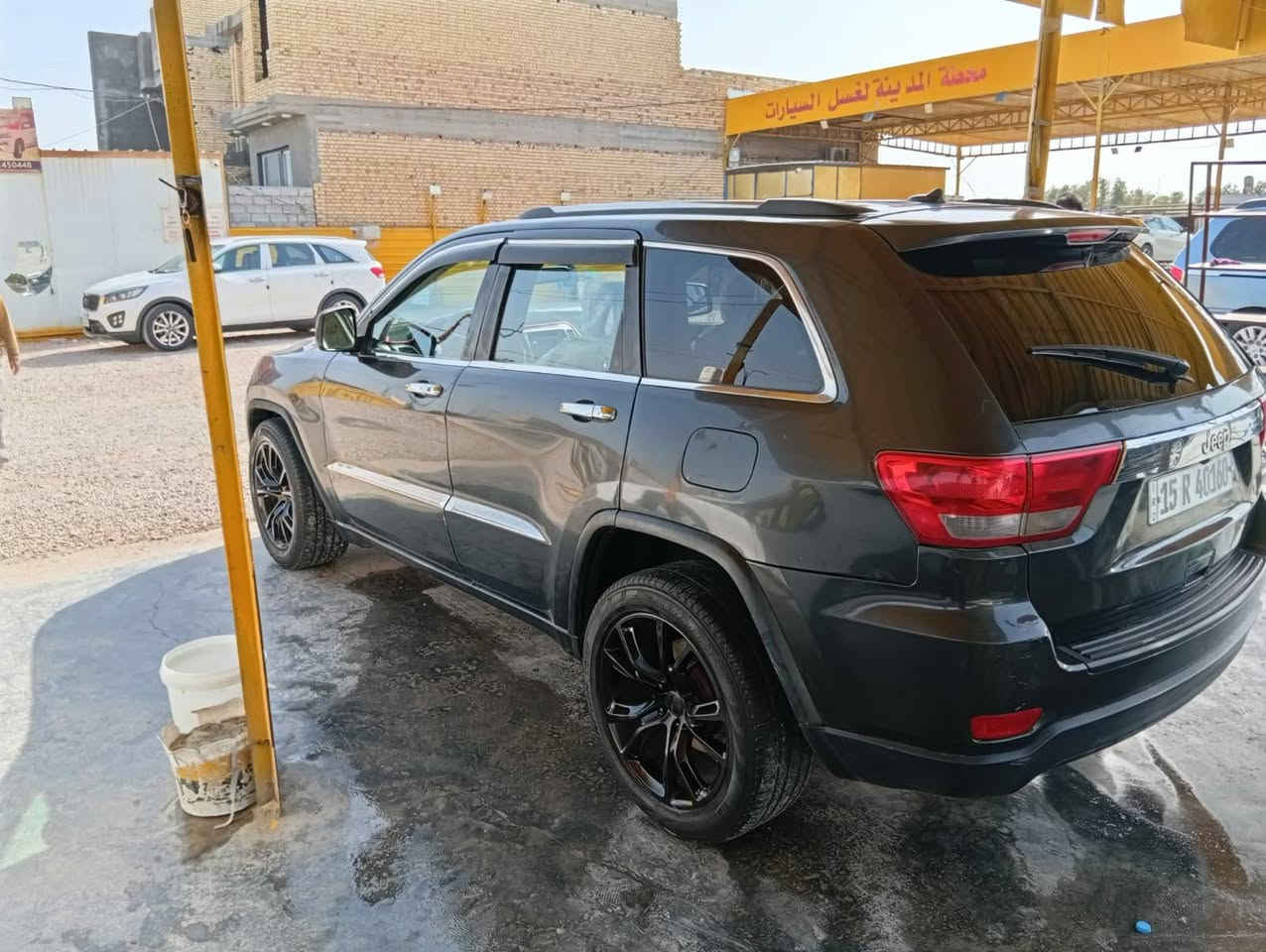 السلام عليكم 
مرخصت الادمن 
جيب شيروكي جراند موديل2011
تحويل ثاني يوم محرك3.600
كير تبريد تدفئه مصبوغة احزام 
سياره مكفوله من كص وكلبه 
مكلف بلنشر ***********
العنوان بغداد الدورة 
السعر130 وبيها مجال بسيط
