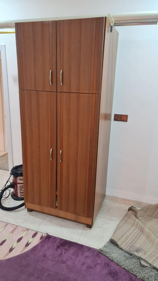 السلام عليكم  للبيع غرفه نوم تركي جديده سعرها 500 وكنتور بابين تركي ثقيل  سعره 200

للأستفسار  ***********
