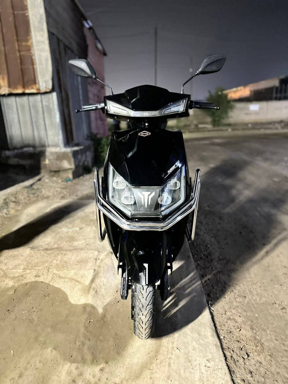 السلام عليكم اخوان 
دراجة شحن للبيع 
6 بطاريات 
السعر 700 وبيه مجال 
المكان بغداد 
رقم الهاتف 
***********
